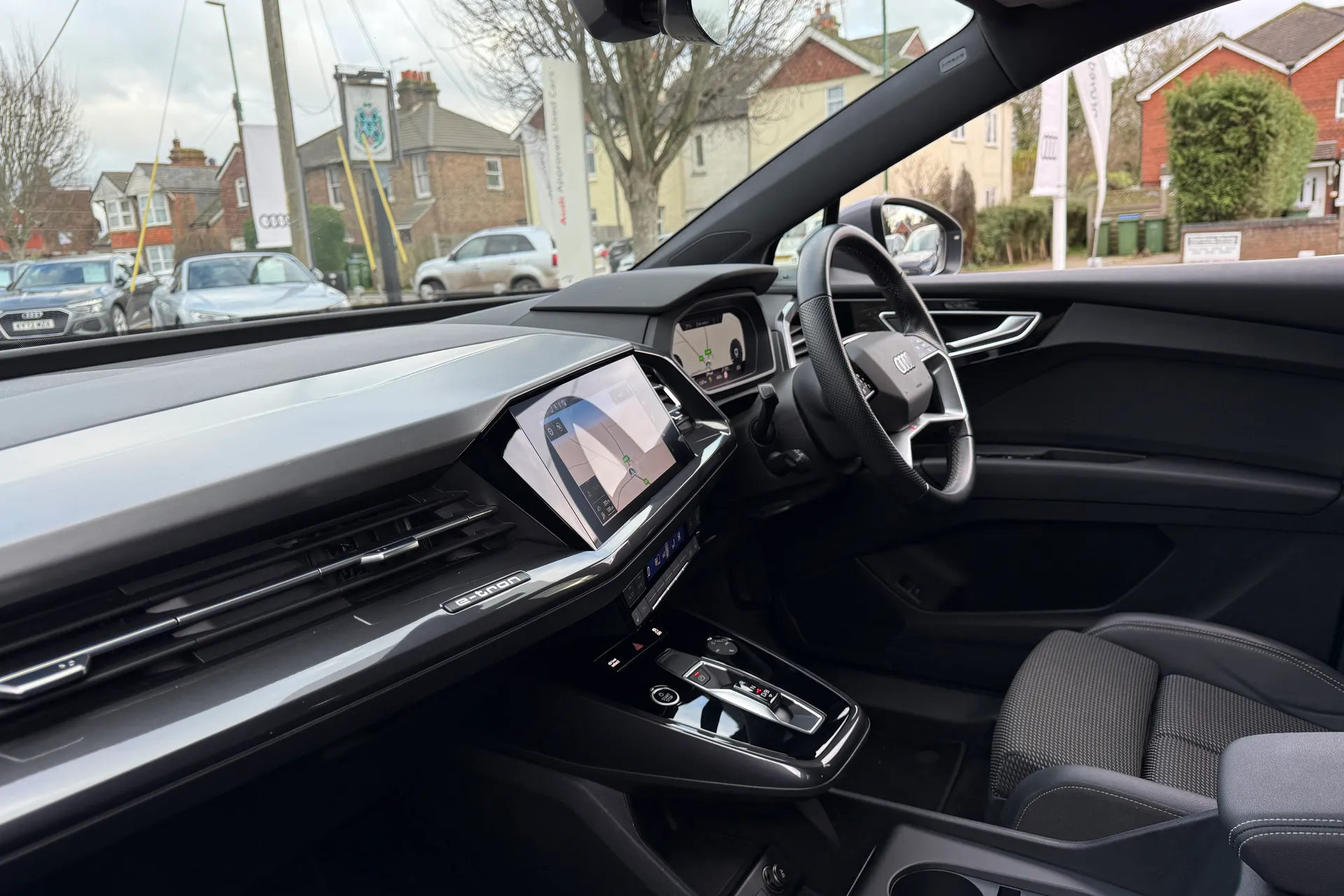 Audi Q4 thumbnail image number 26