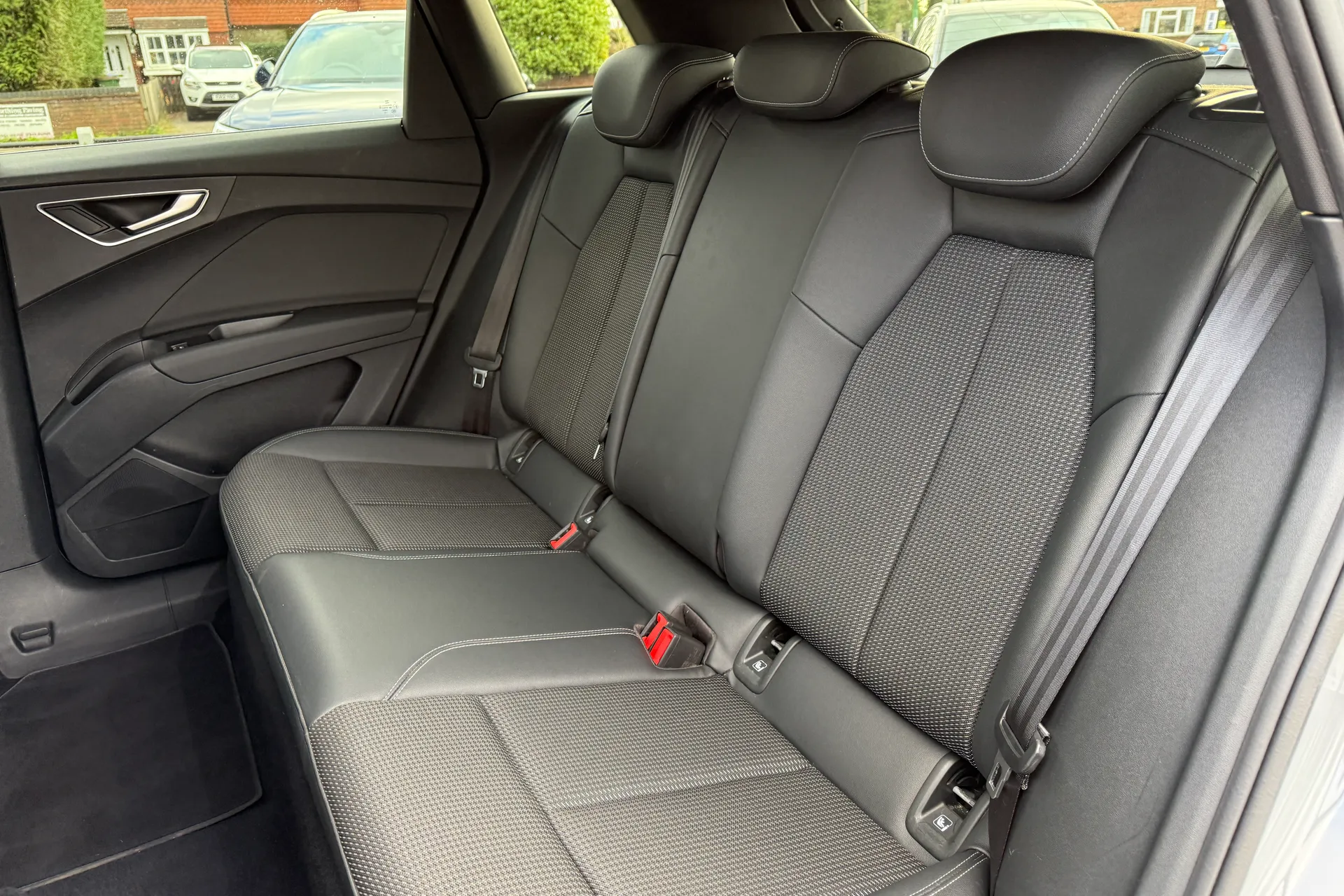 Audi Q4 thumbnail image number 40