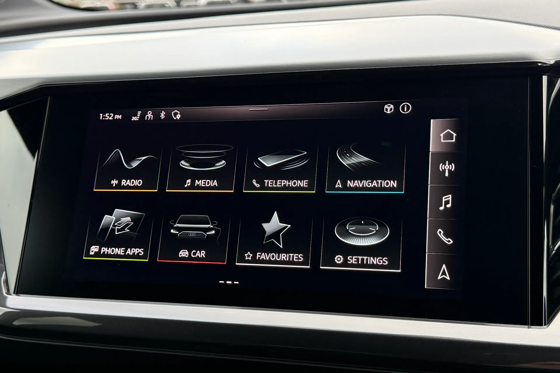 Audi Q4 thumbnail image number 11