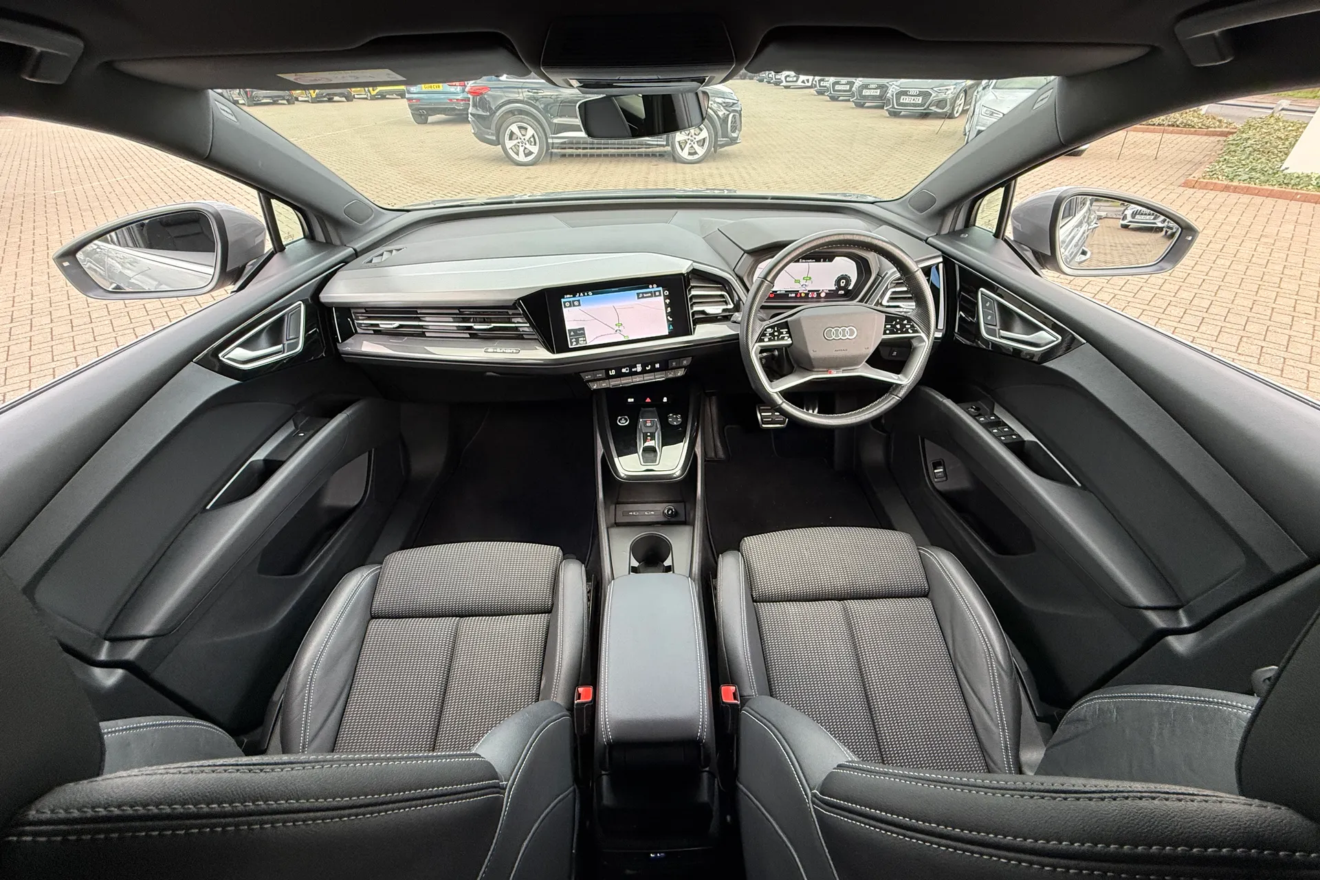 Audi Q4 thumbnail image number 3