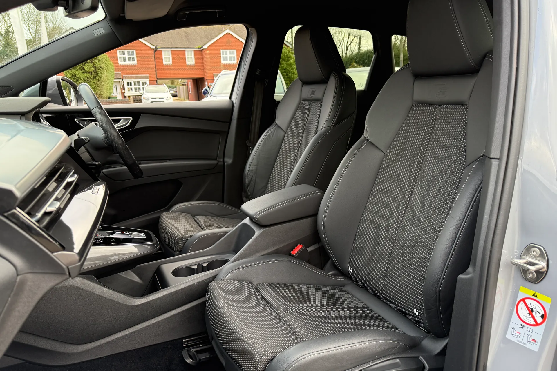 Audi Q4 thumbnail image number 27