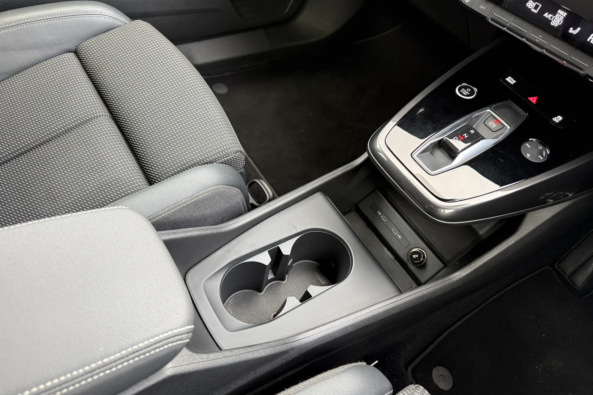 Audi Q4 thumbnail image number 38