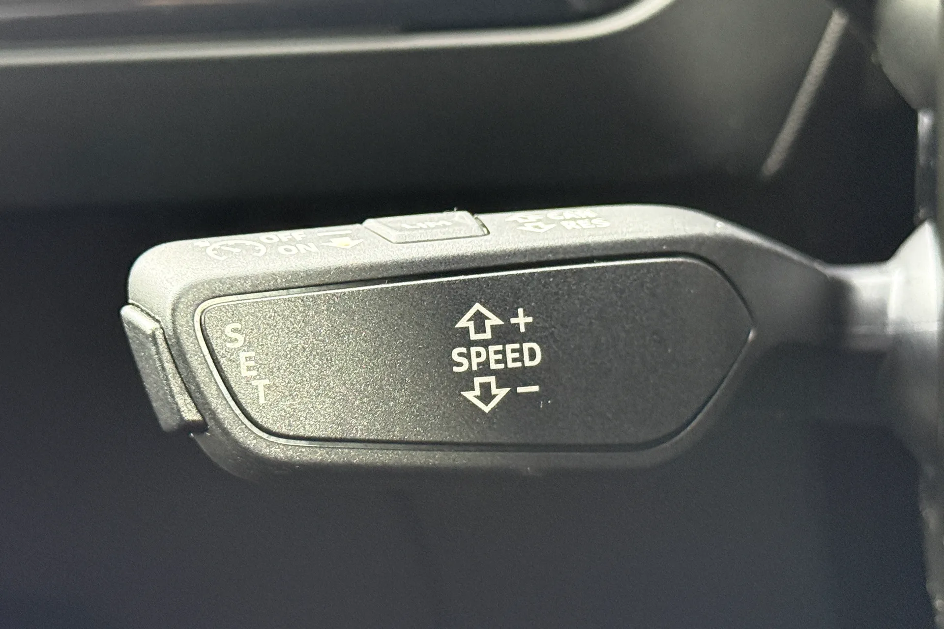 Audi Q4 thumbnail image number 14