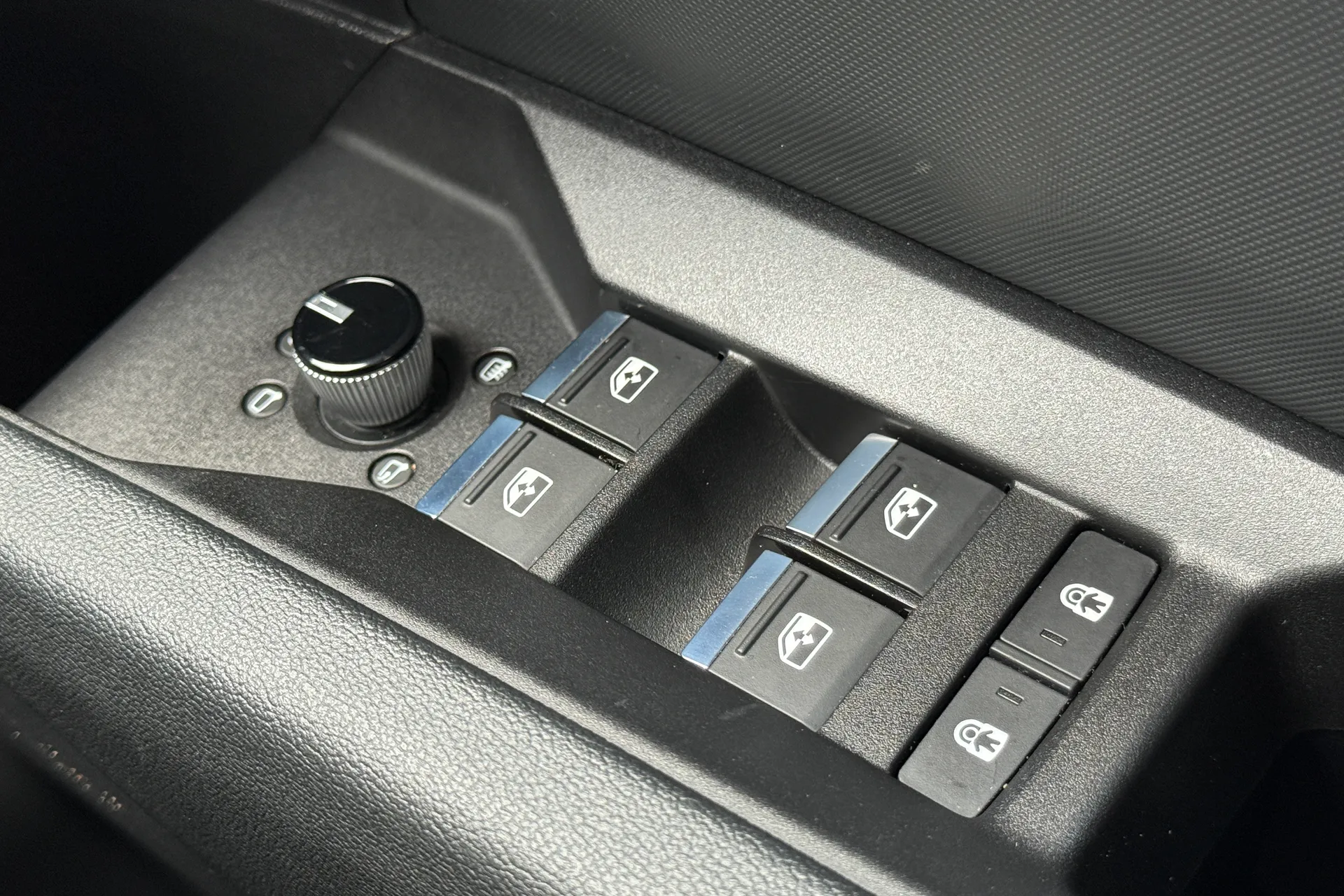 Audi Q4 thumbnail image number 16