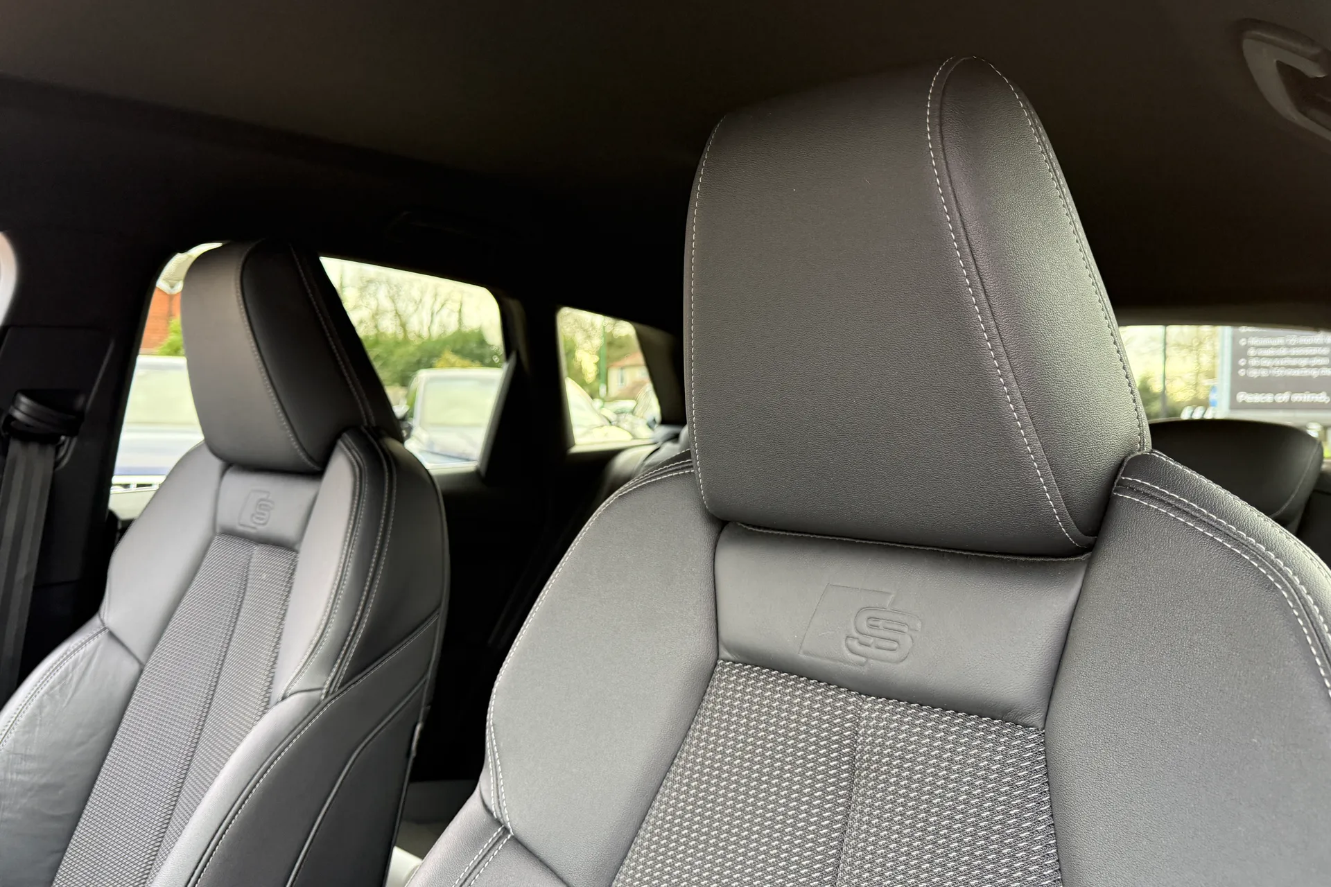 Audi Q4 thumbnail image number 28