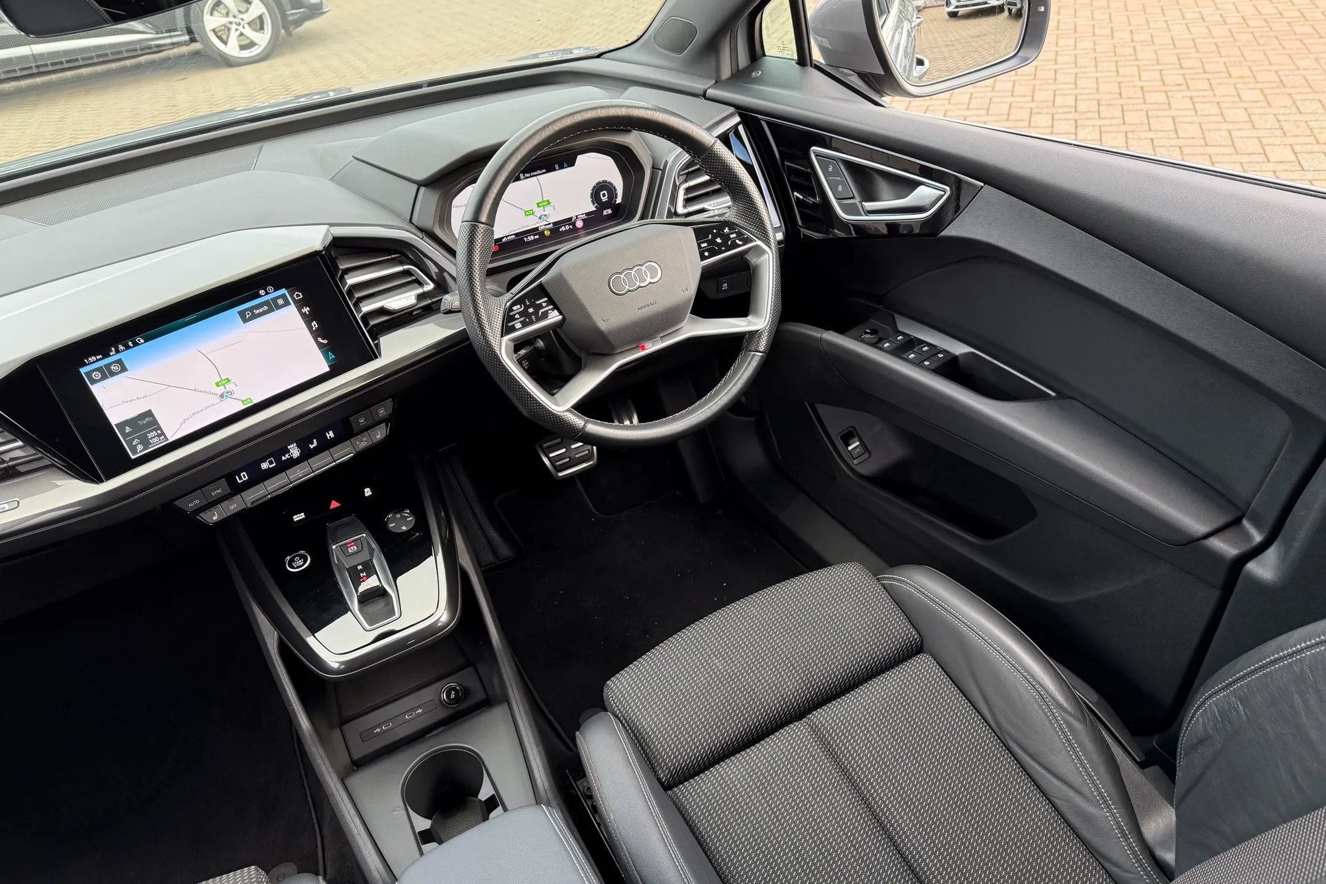 Audi Q4 thumbnail image number 39