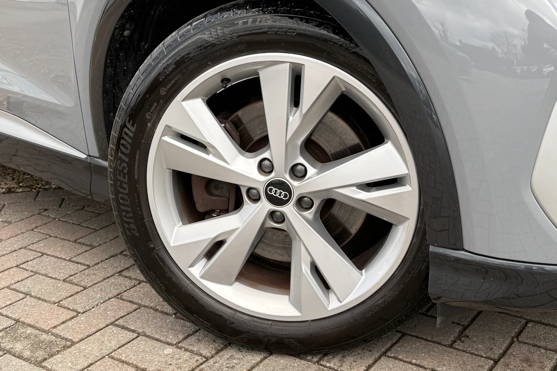 Audi Q4 thumbnail image number 6