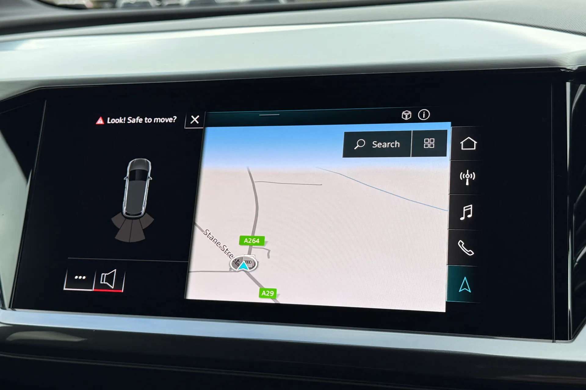 Audi Q4 thumbnail image number 7