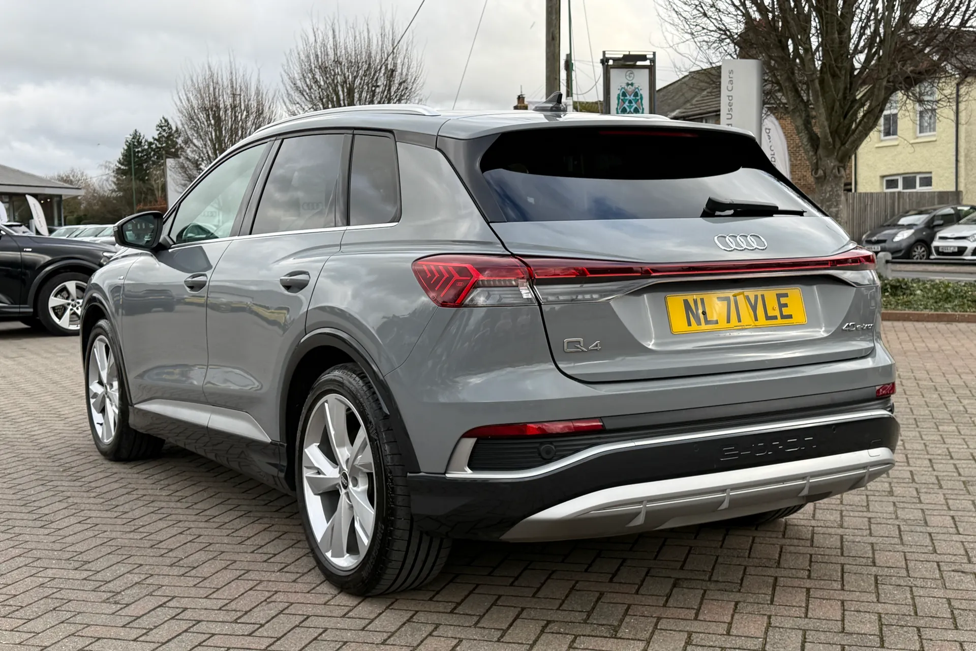 Audi Q4 thumbnail image number 31