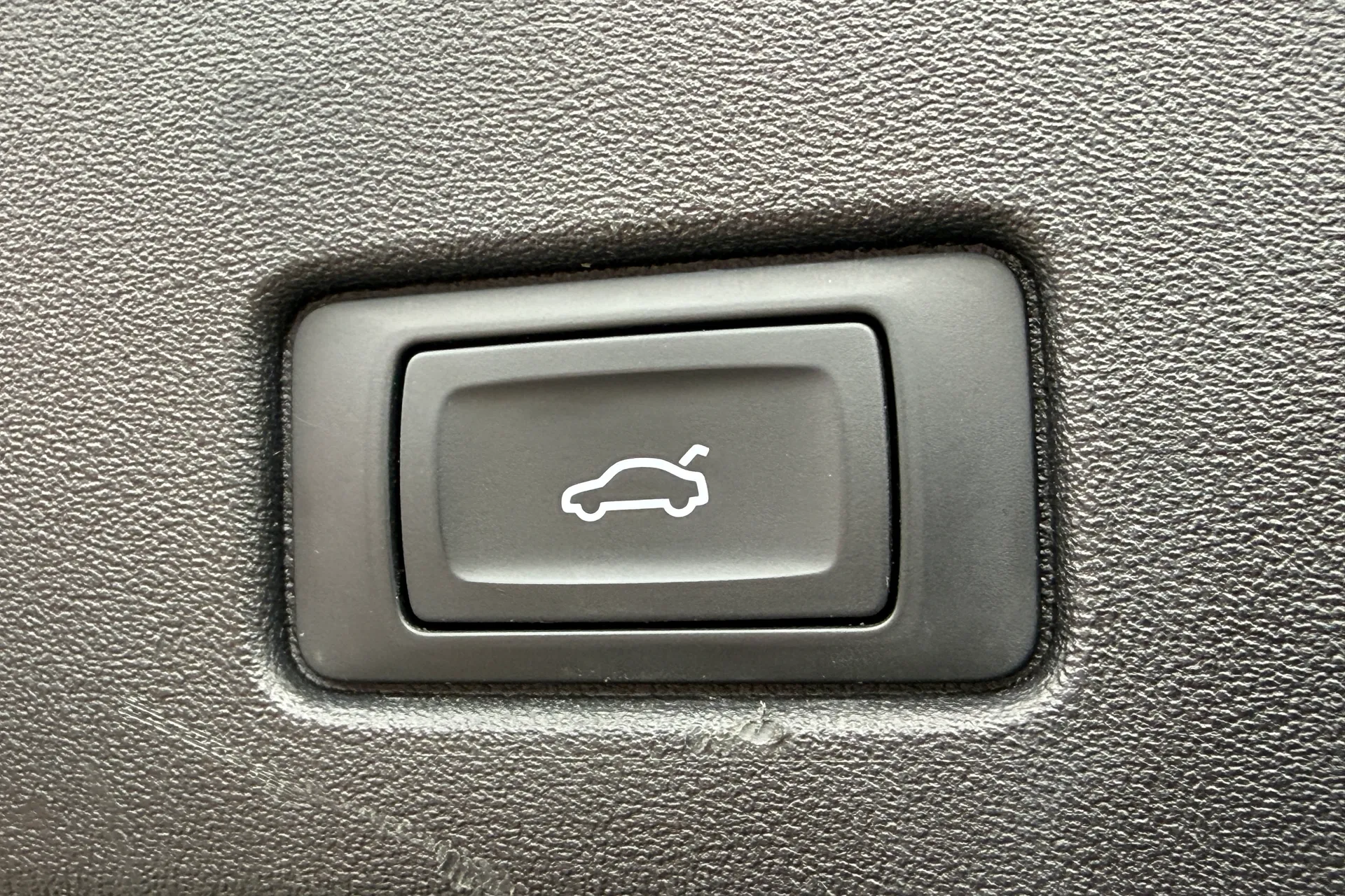 Audi Q4 thumbnail image number 35