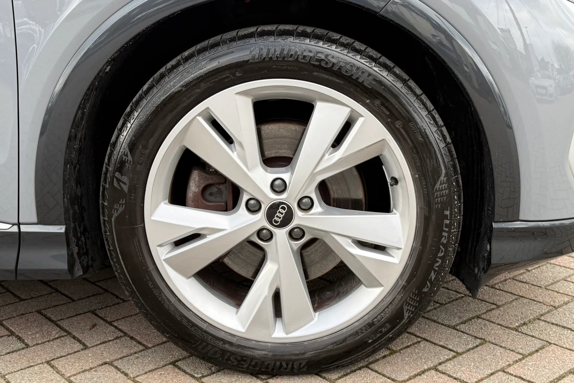 Audi Q4 thumbnail image number 42