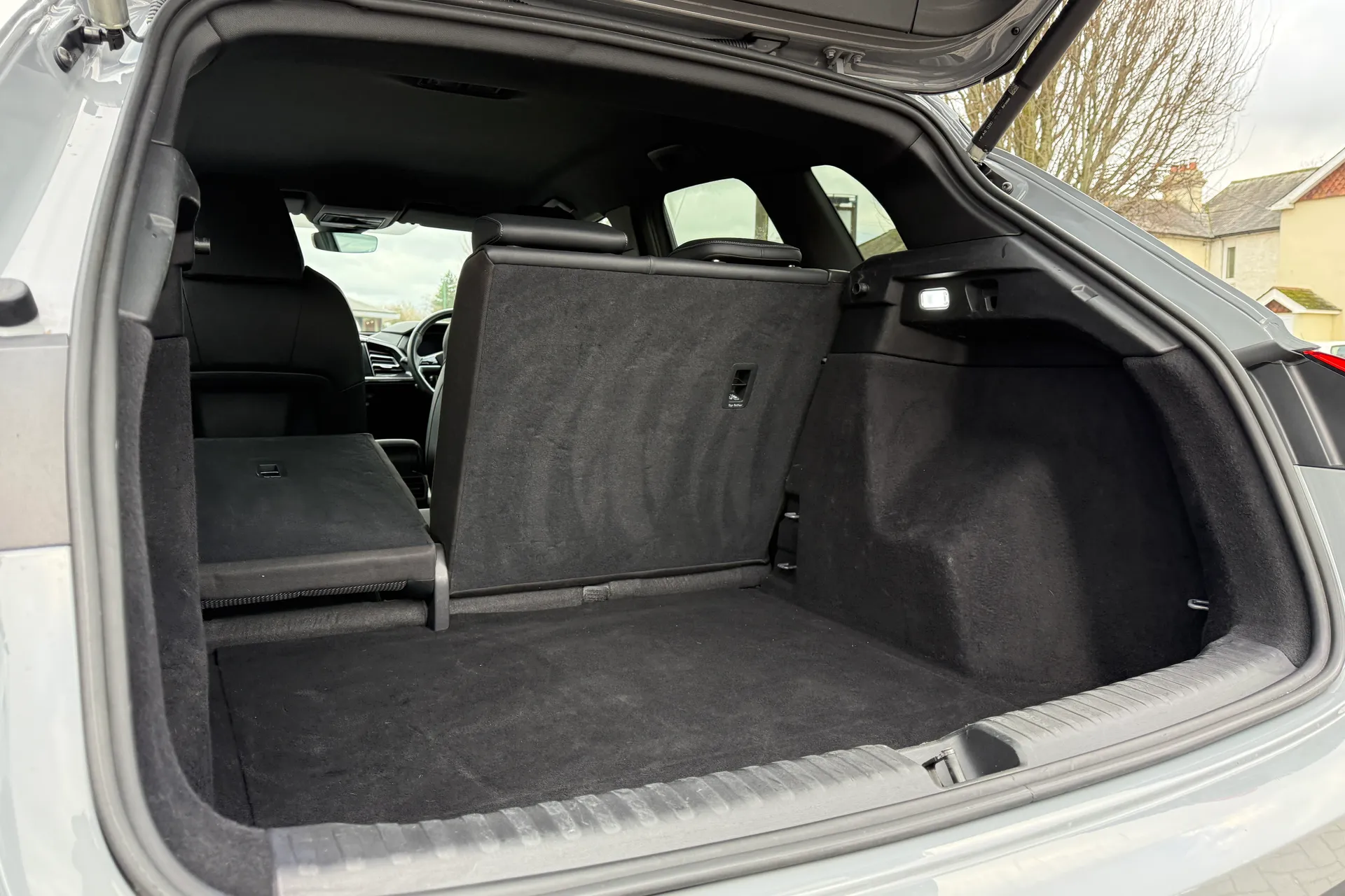 Audi Q4 thumbnail image number 34