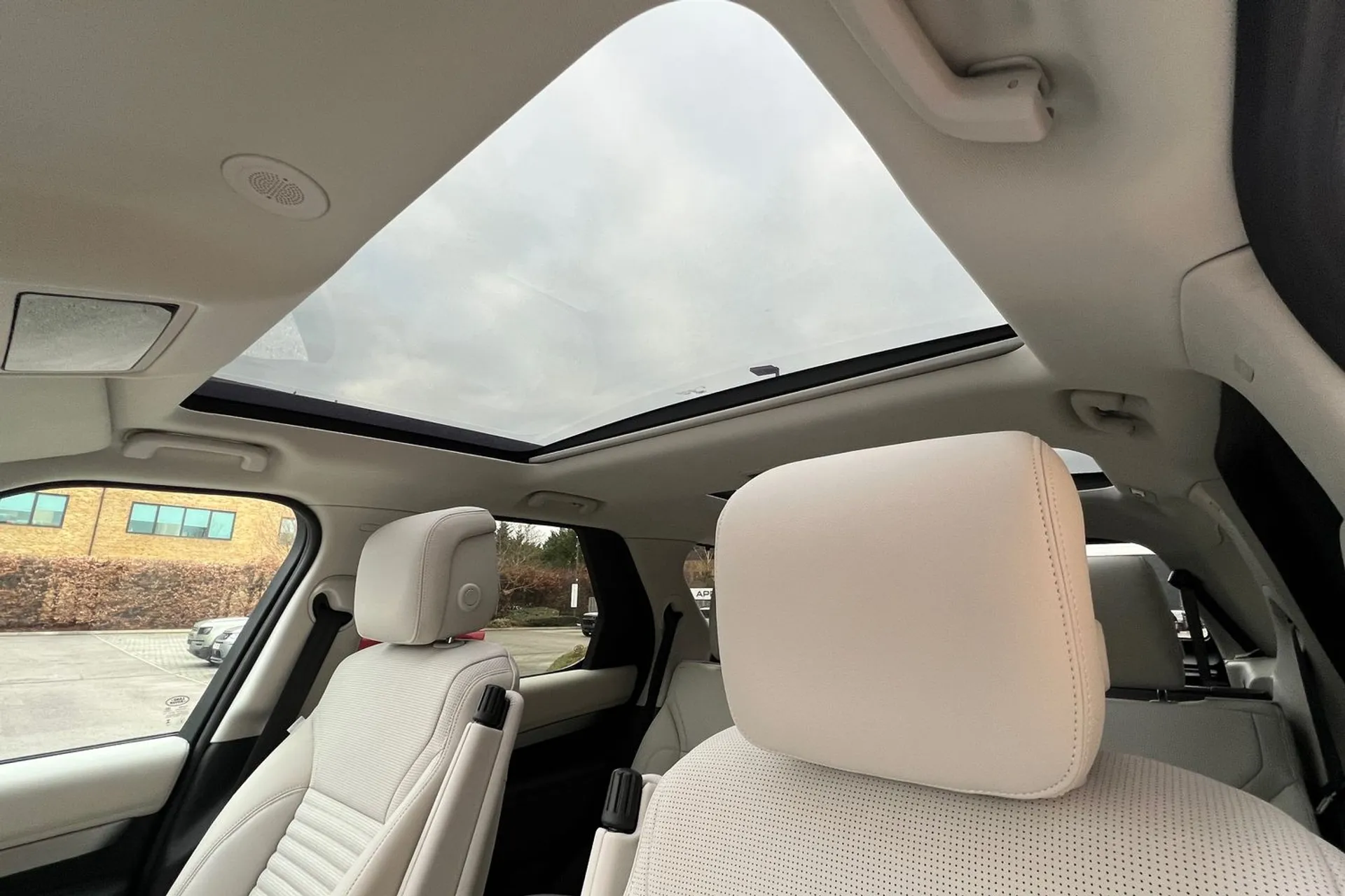 LAND ROVER DISCOVERY thumbnail image number 5