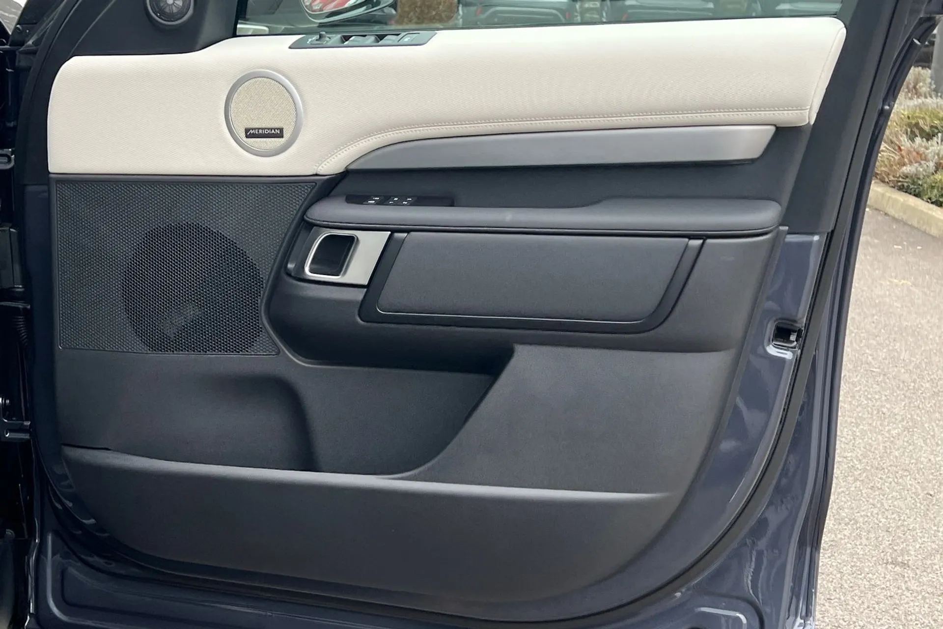 LAND ROVER DISCOVERY thumbnail image number 28