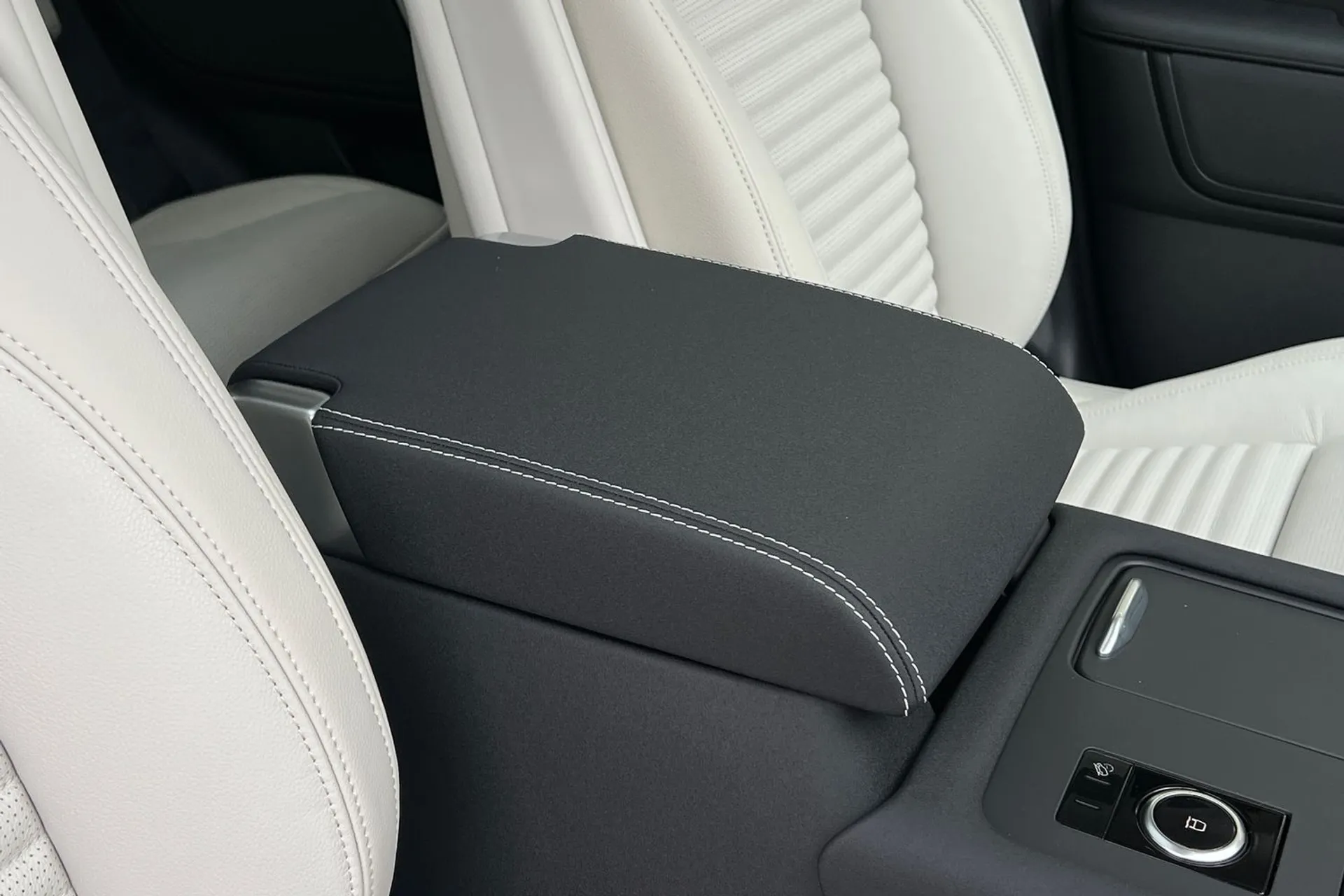 LAND ROVER DISCOVERY thumbnail image number 22