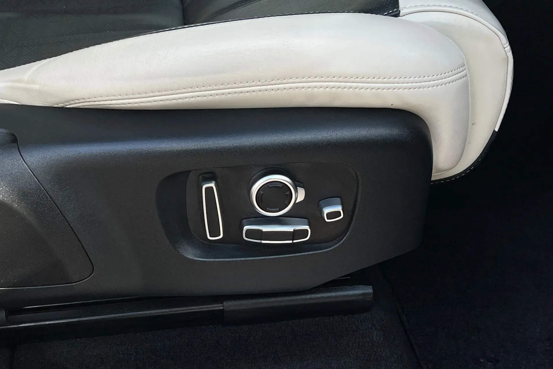 LAND ROVER RANGE ROVER SPORT thumbnail image number 39