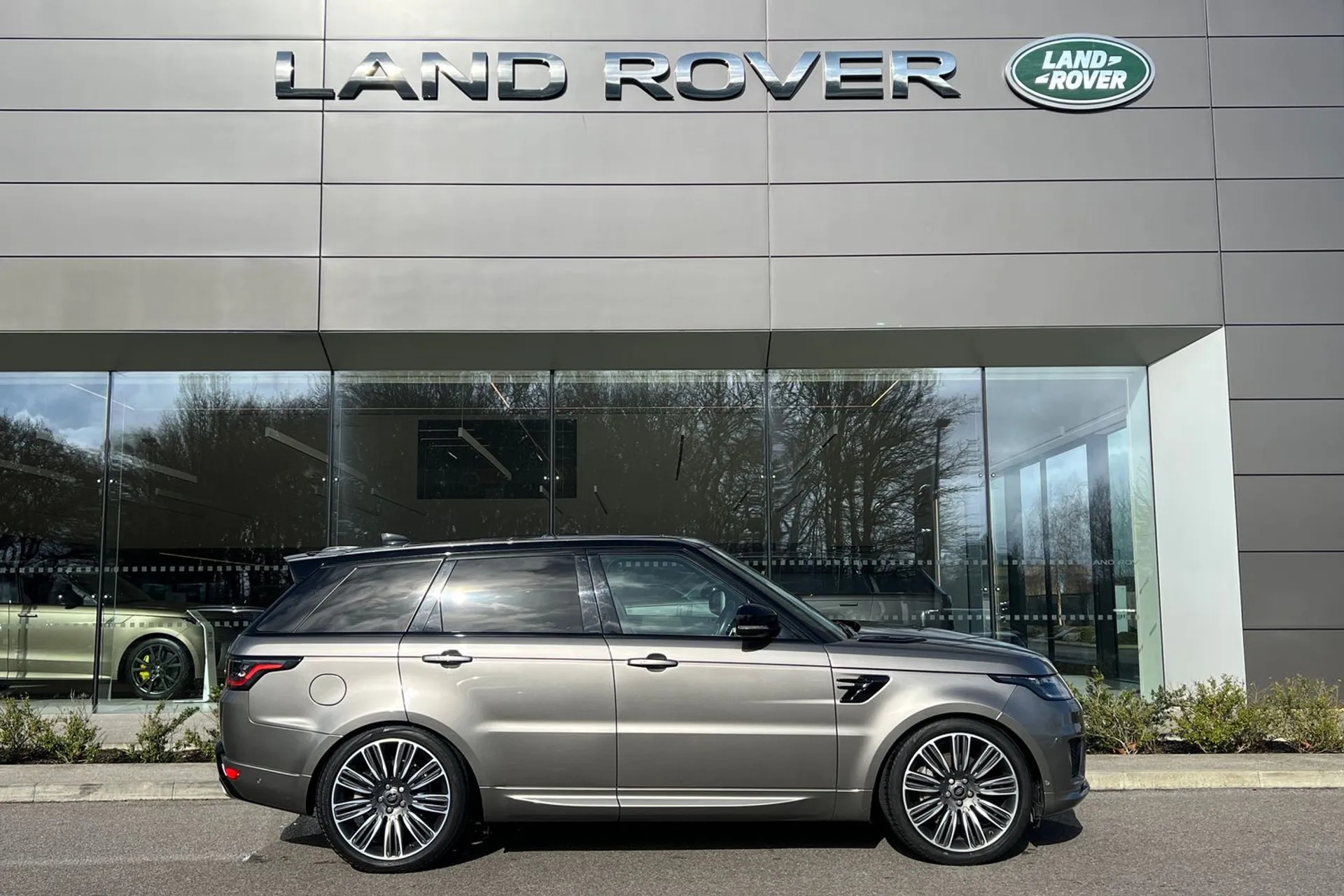 LAND ROVER RANGE ROVER SPORT thumbnail image number 2