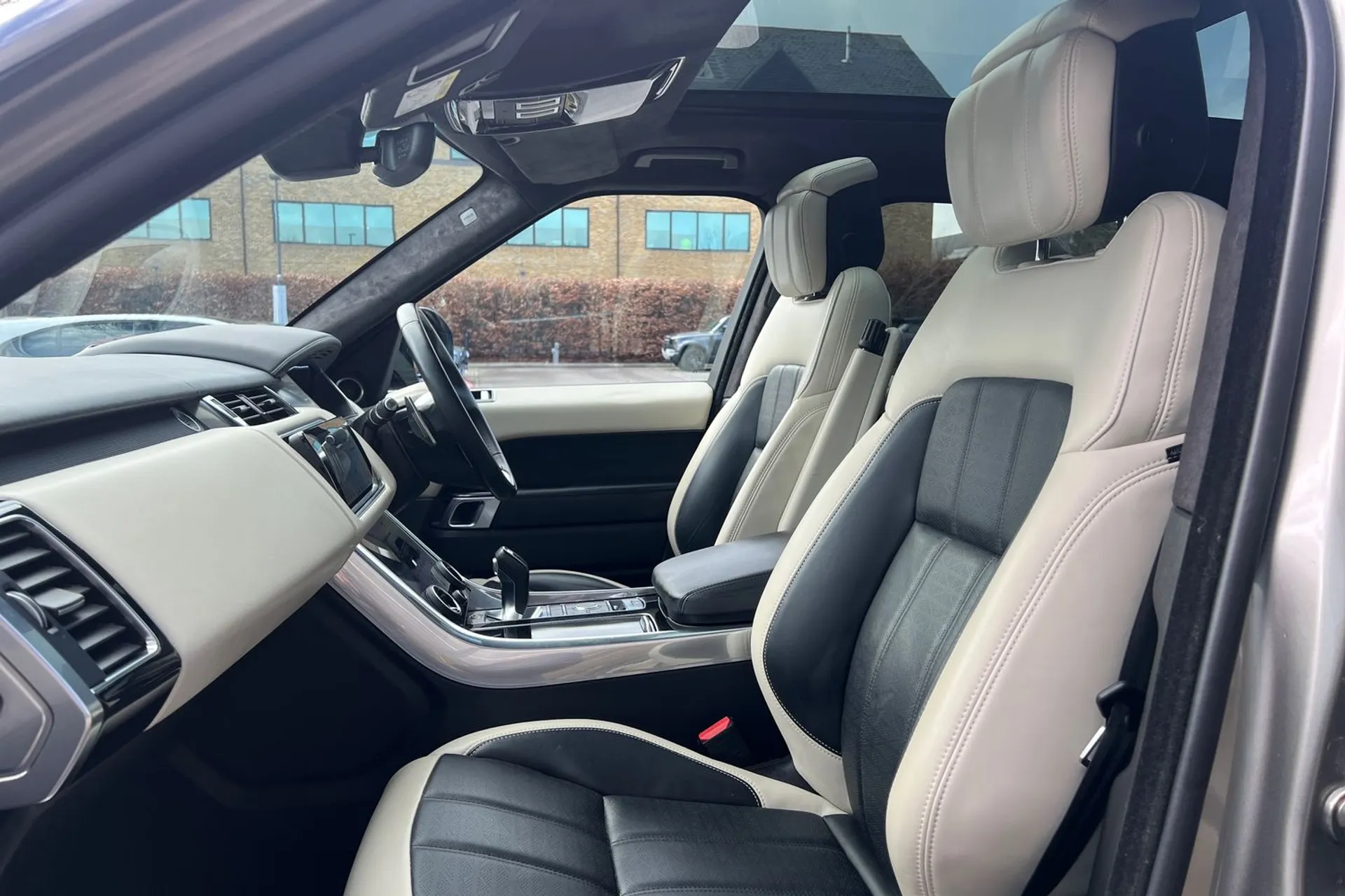 LAND ROVER RANGE ROVER SPORT thumbnail image number 44