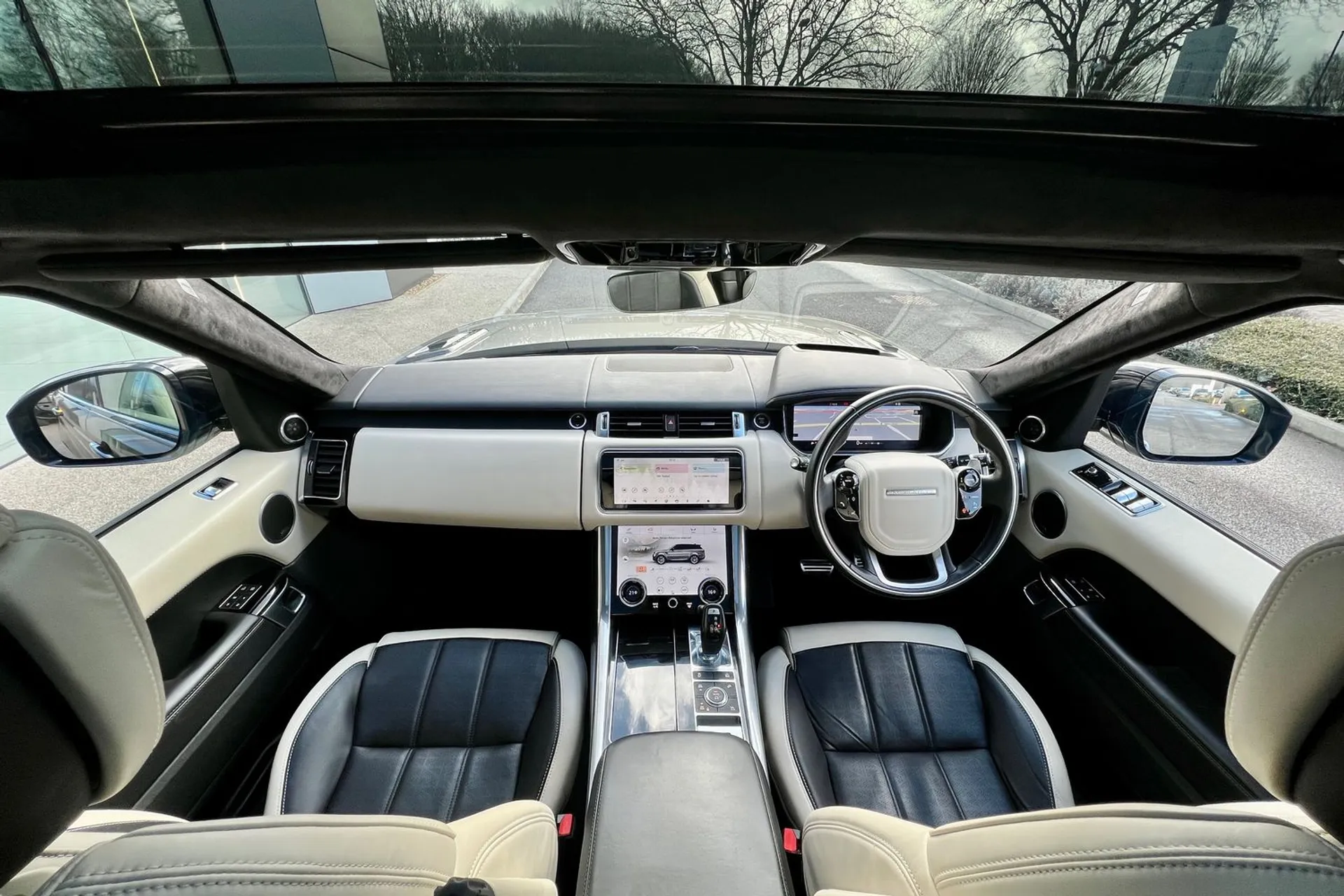 LAND ROVER RANGE ROVER SPORT thumbnail image number 3