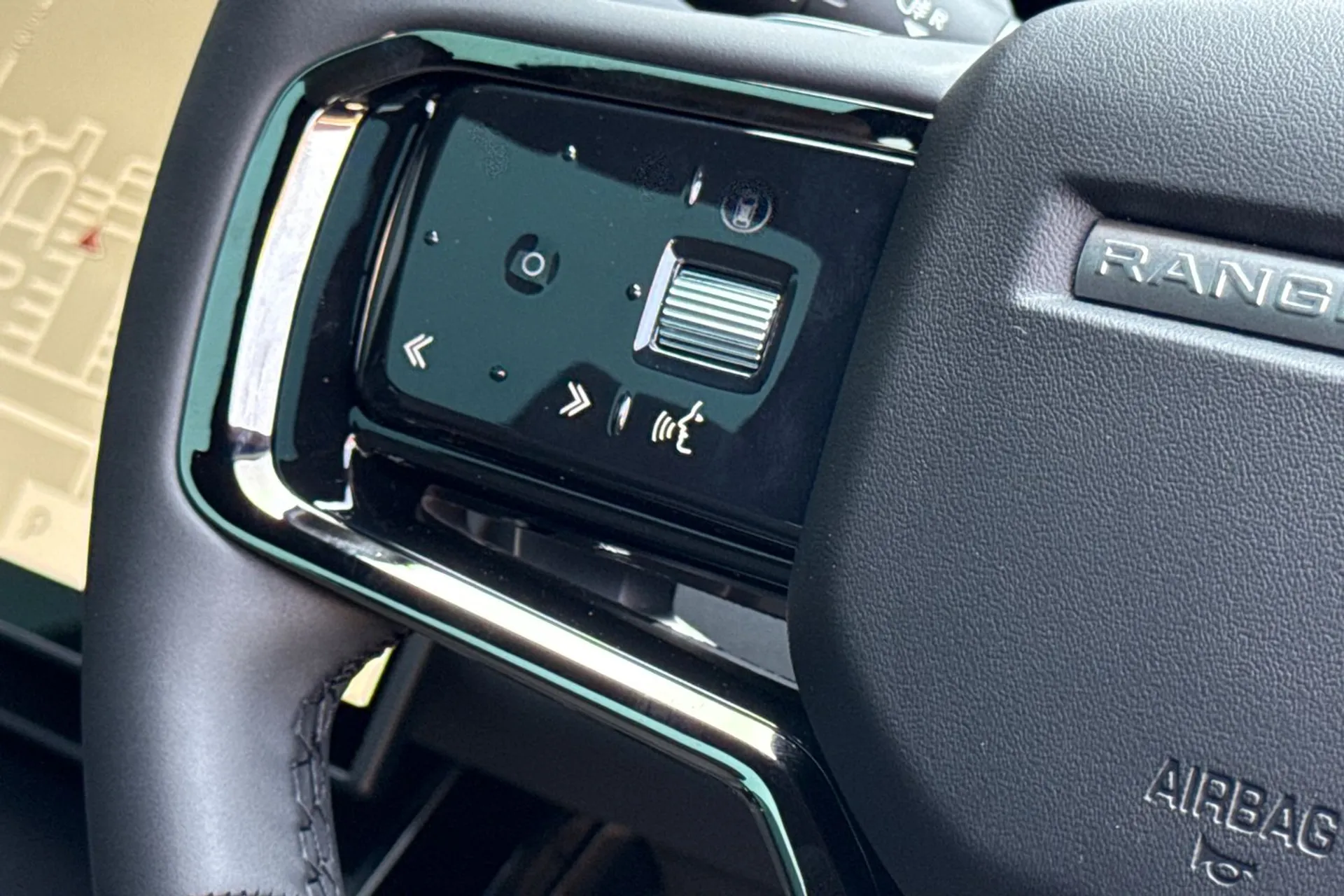 LAND ROVER RANGE ROVER EVOQUE thumbnail image number 46