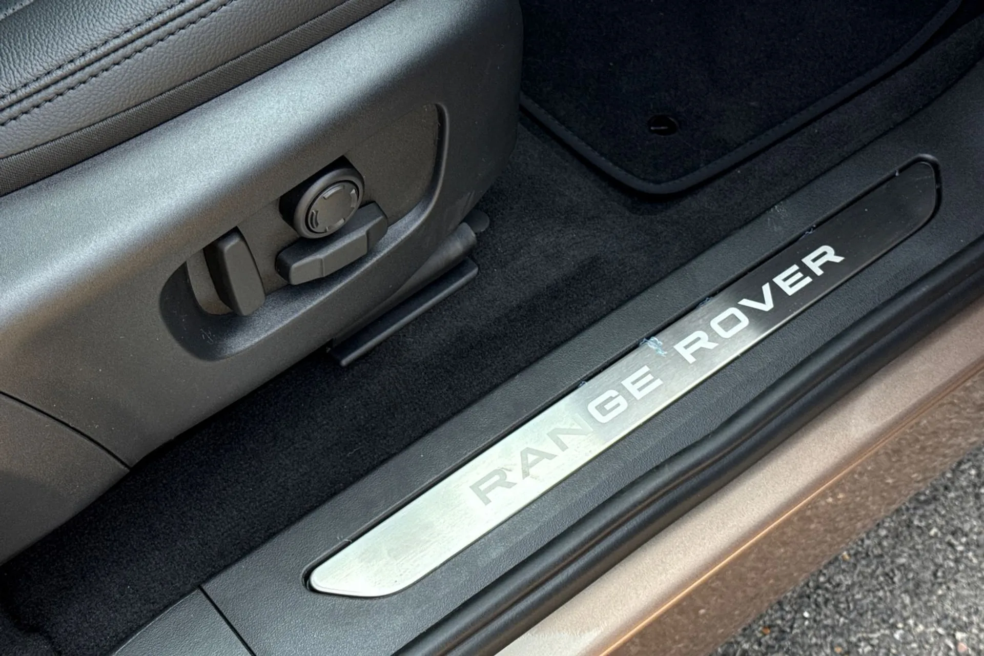 LAND ROVER RANGE ROVER EVOQUE thumbnail image number 44
