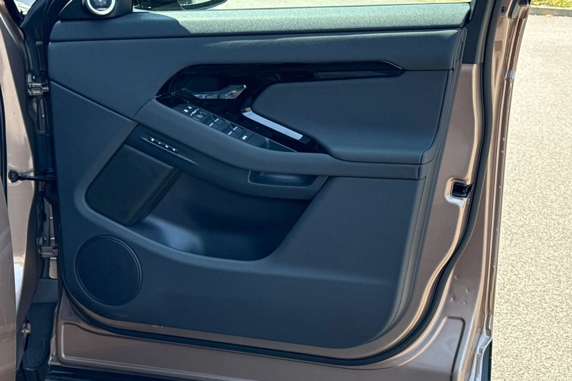 LAND ROVER RANGE ROVER EVOQUE thumbnail image number 54