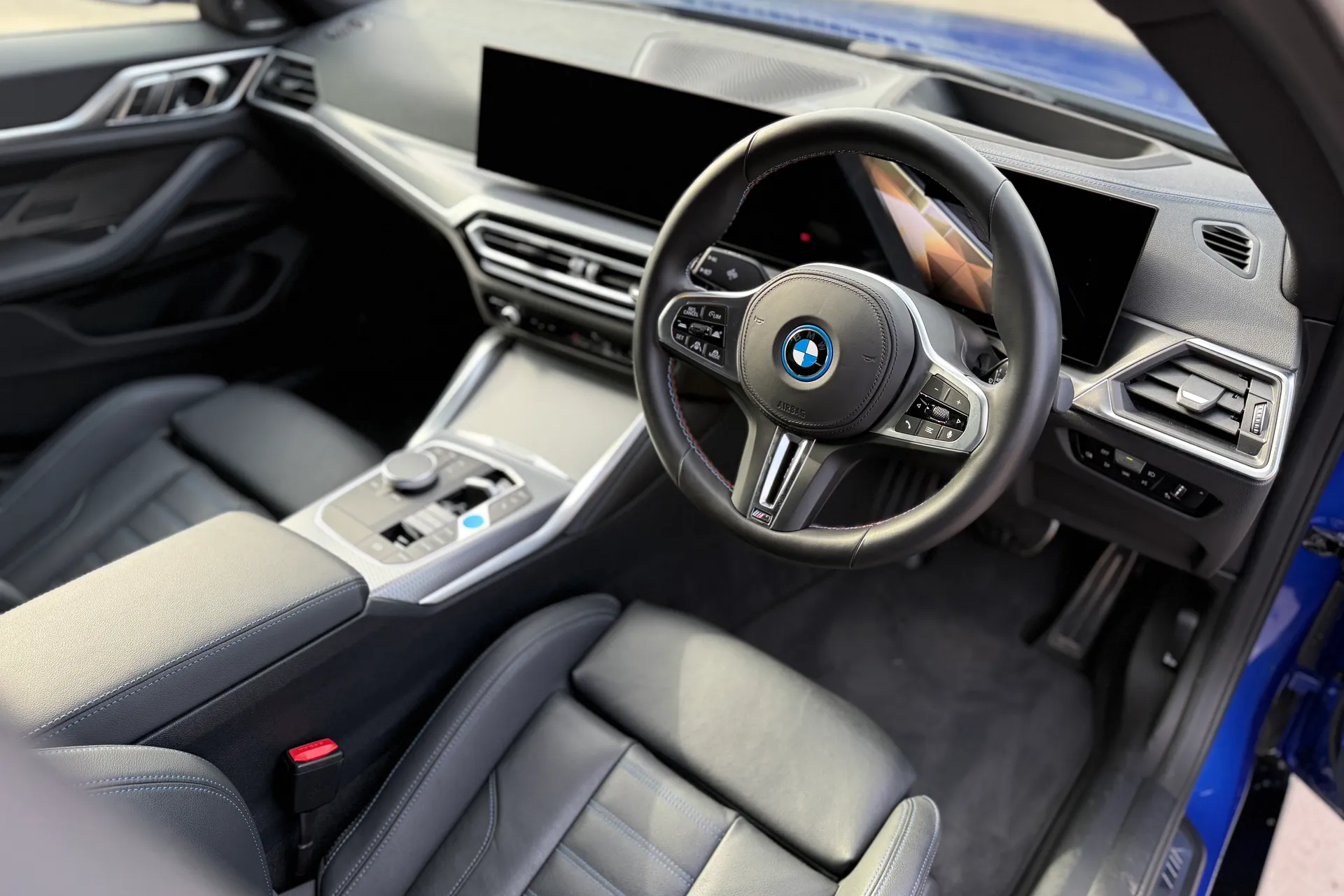 BMW I4 thumbnail image number 21