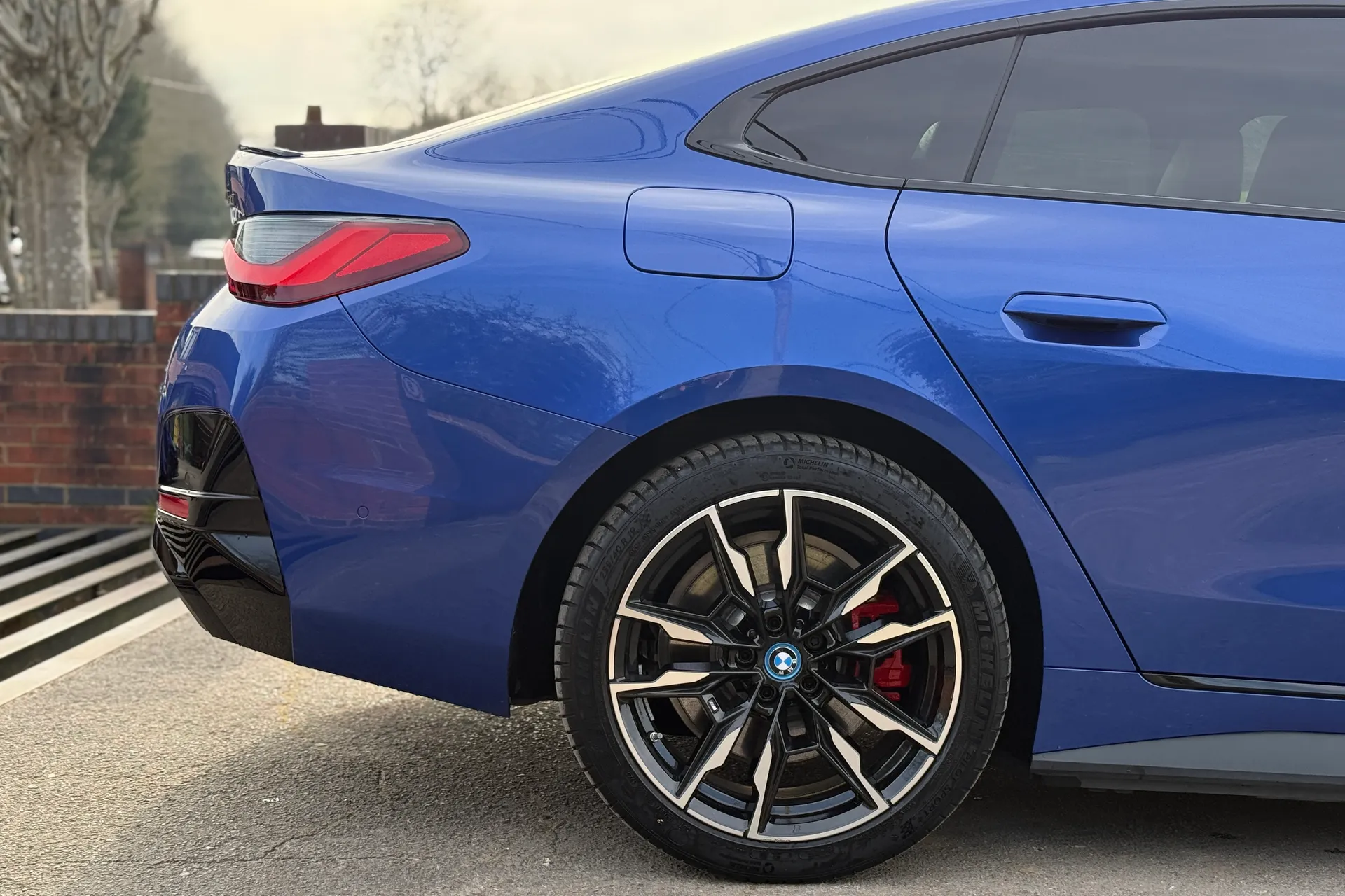 BMW I4 thumbnail image number 16