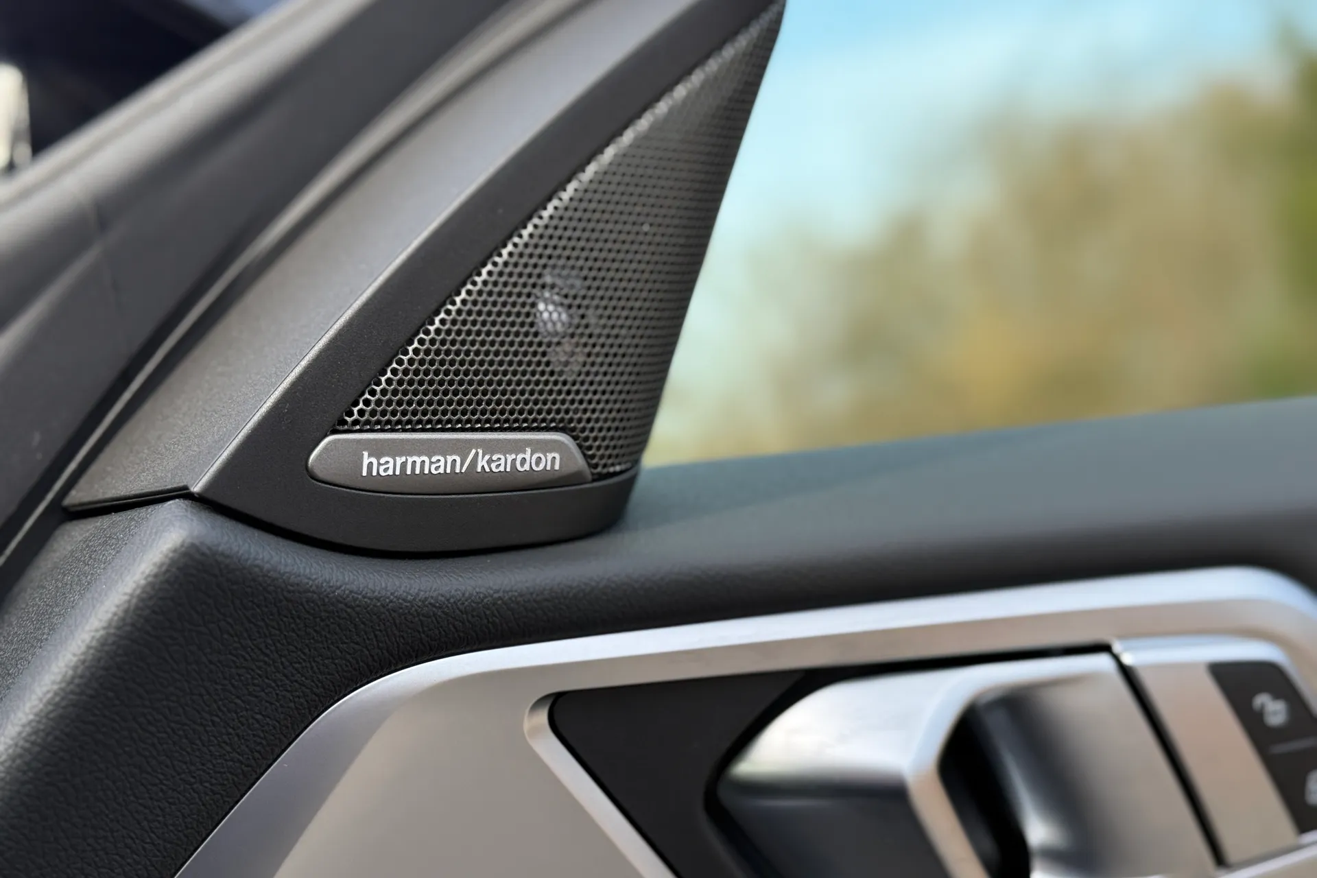 BMW I4 thumbnail image number 4
