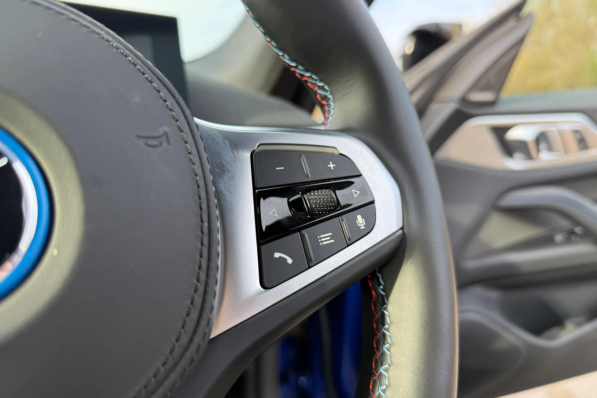 BMW I4 thumbnail image number 50
