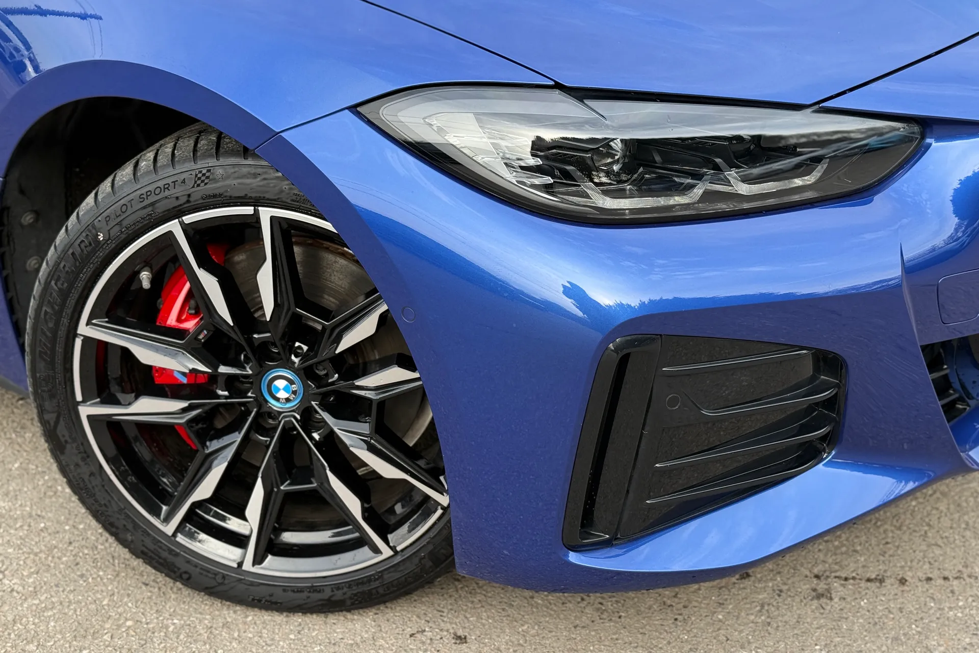 BMW I4 thumbnail image number 6