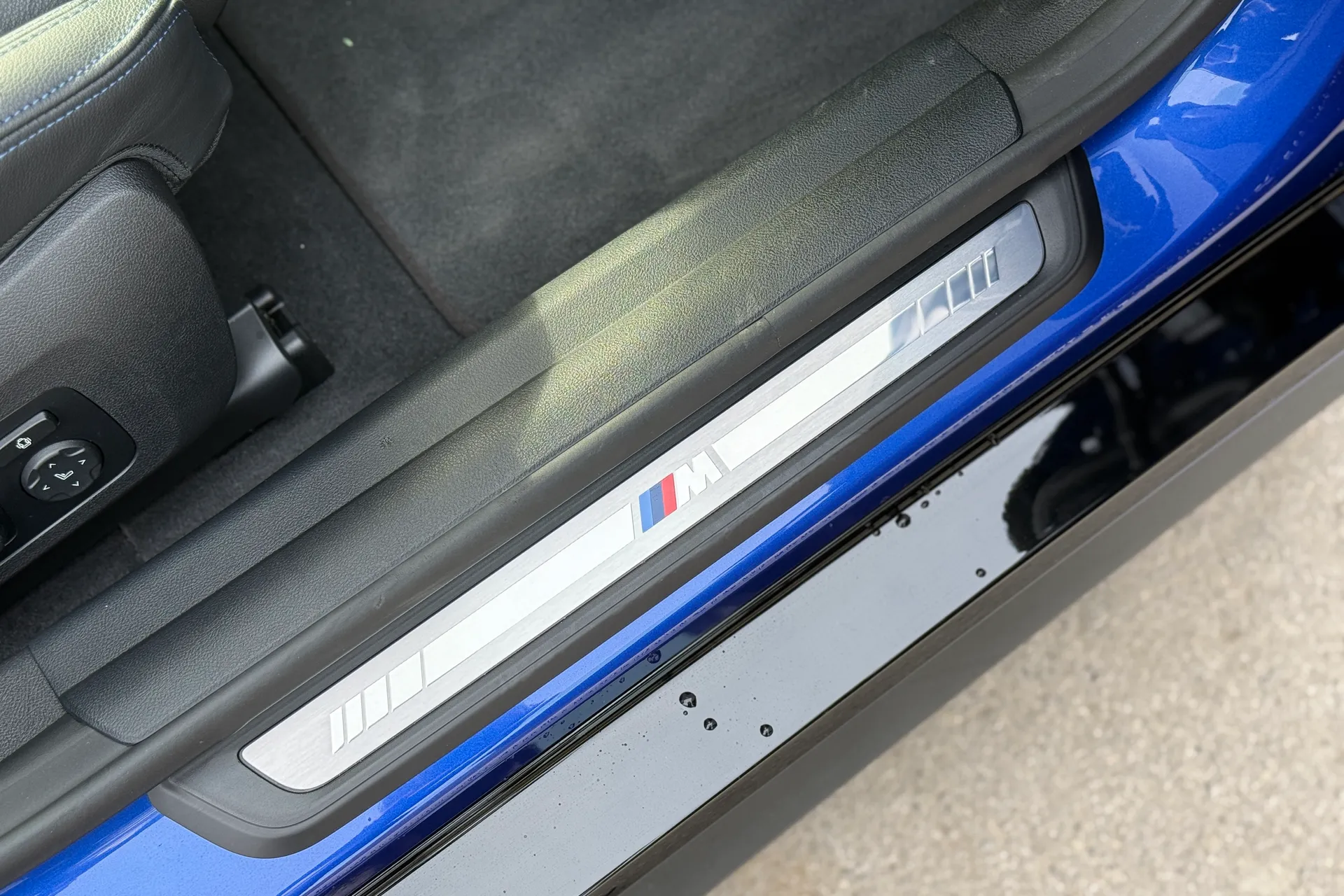 BMW I4 thumbnail image number 25