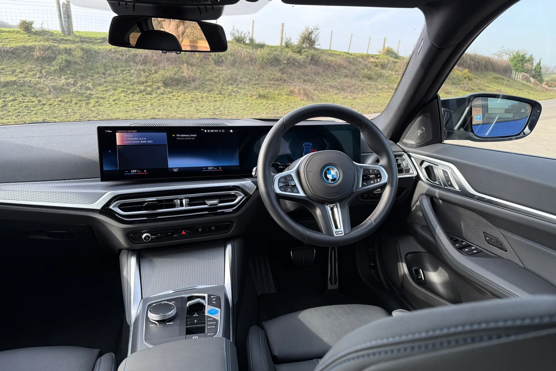 BMW I4 thumbnail image number 38