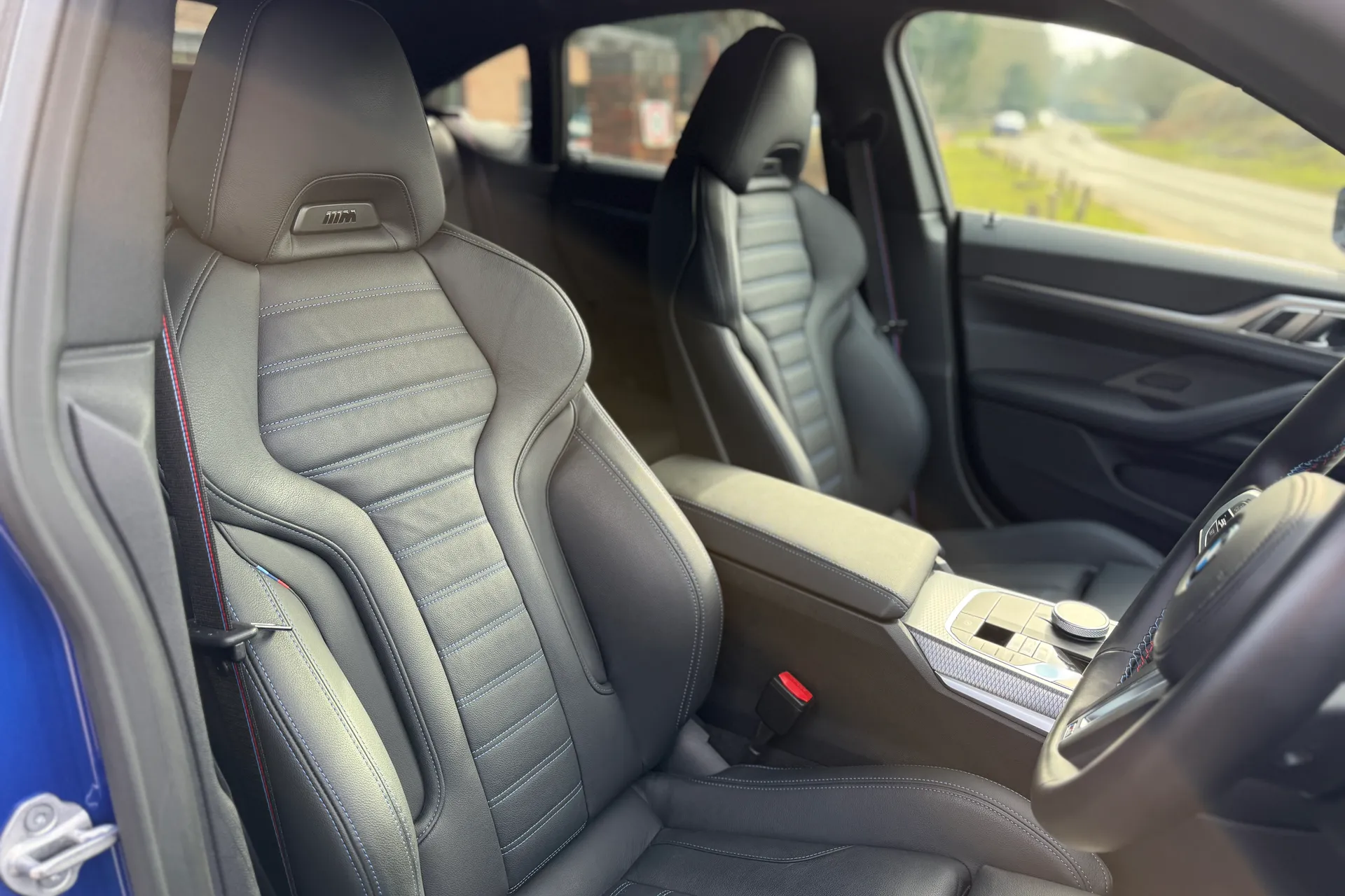 BMW I4 thumbnail image number 24
