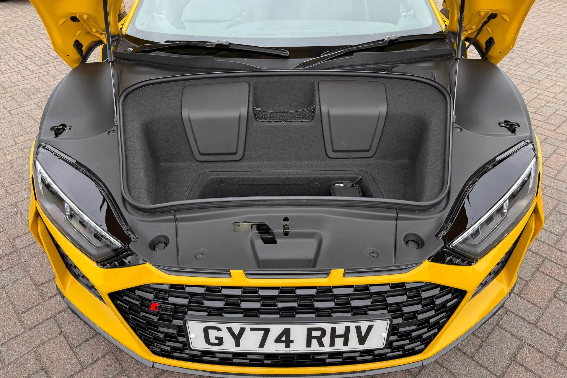 Audi R8 thumbnail image number 40