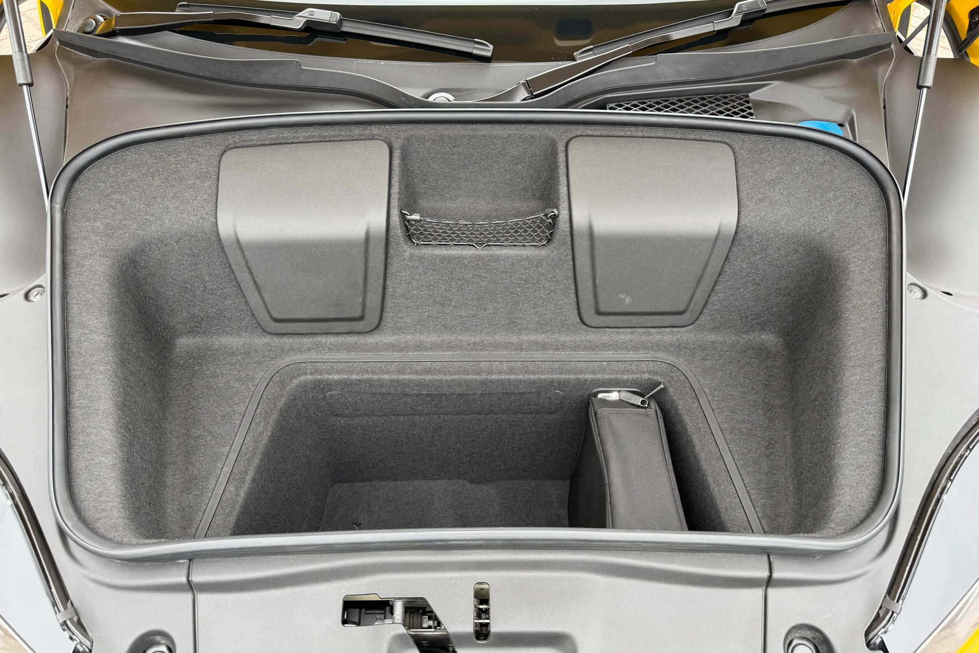 Audi R8 thumbnail image number 39