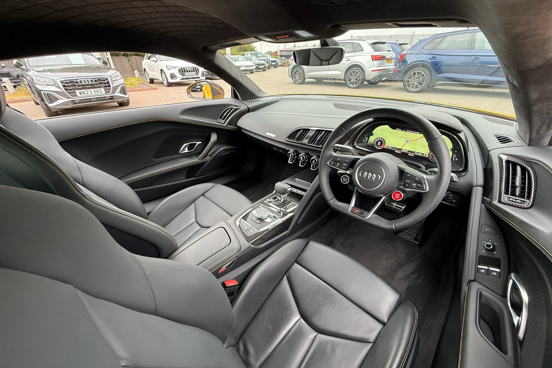 Audi R8 thumbnail image number 3