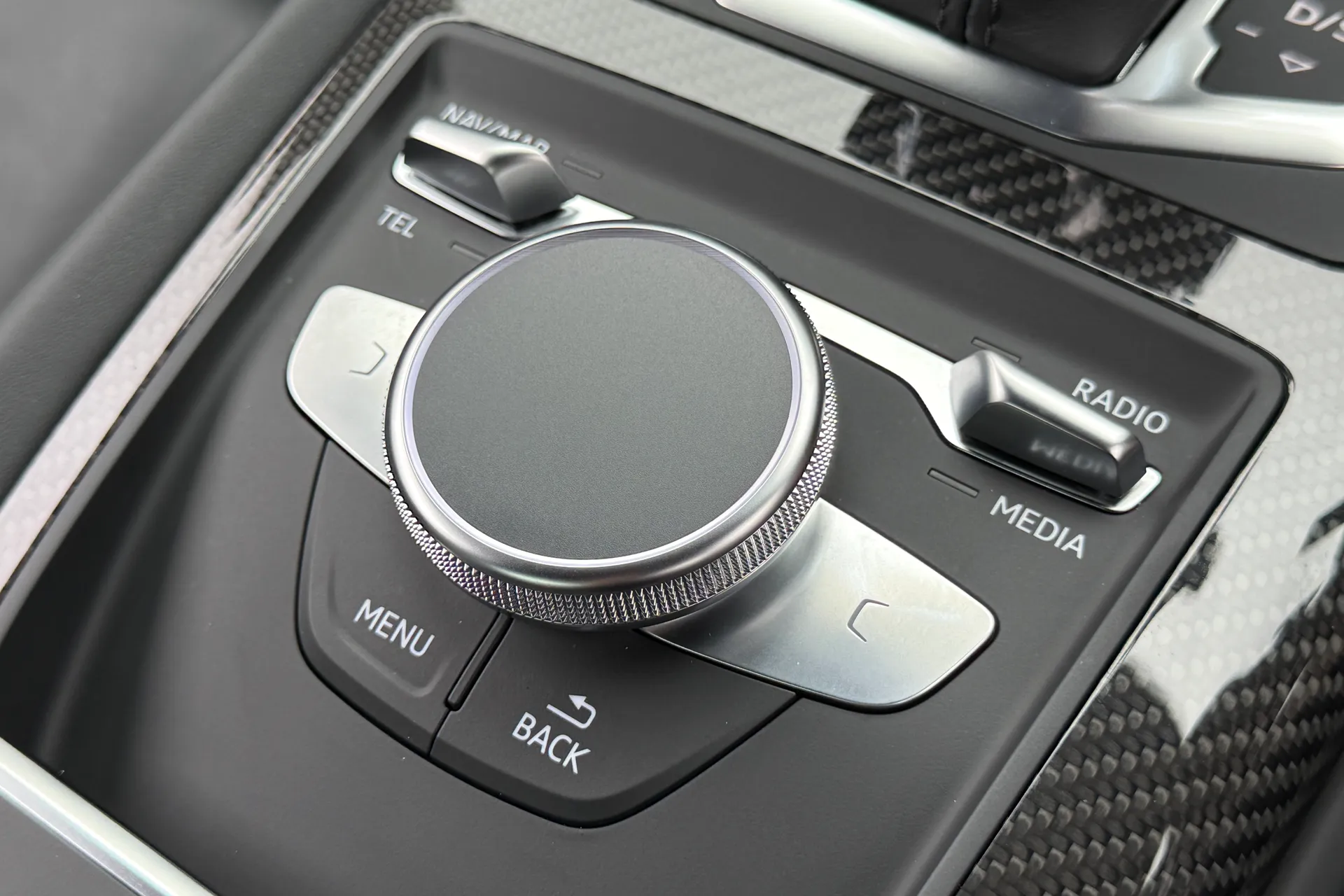 Audi R8 thumbnail image number 44