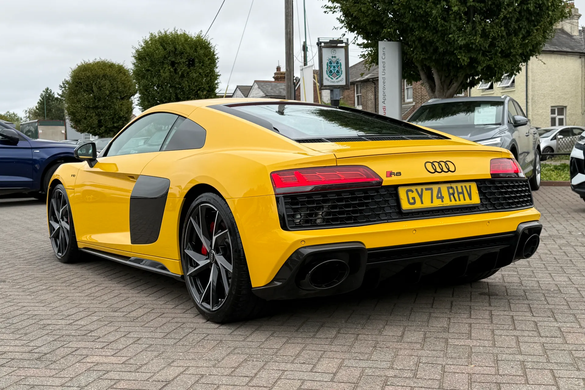 Audi R8 thumbnail image number 38