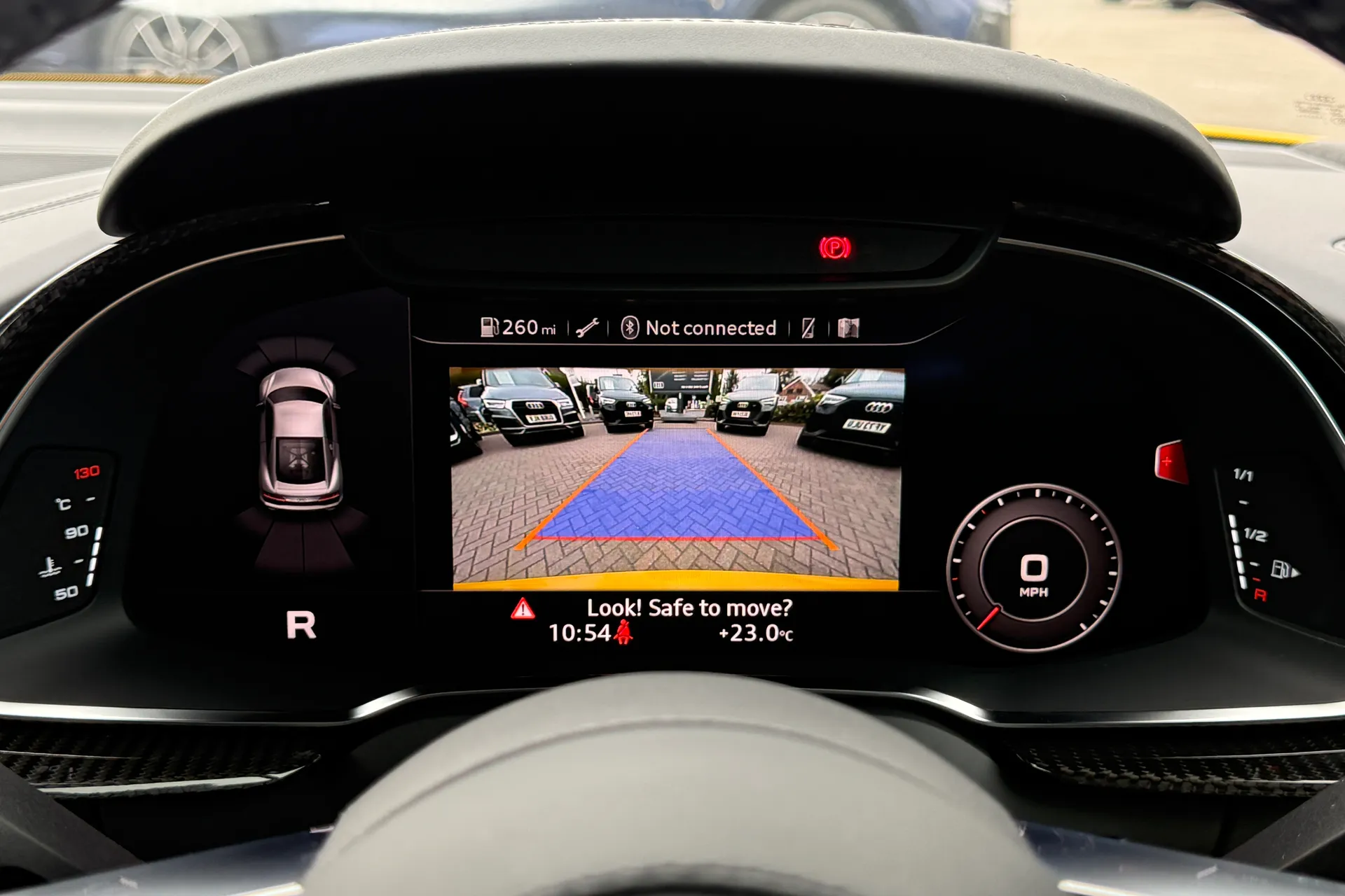 Audi R8 thumbnail image number 4