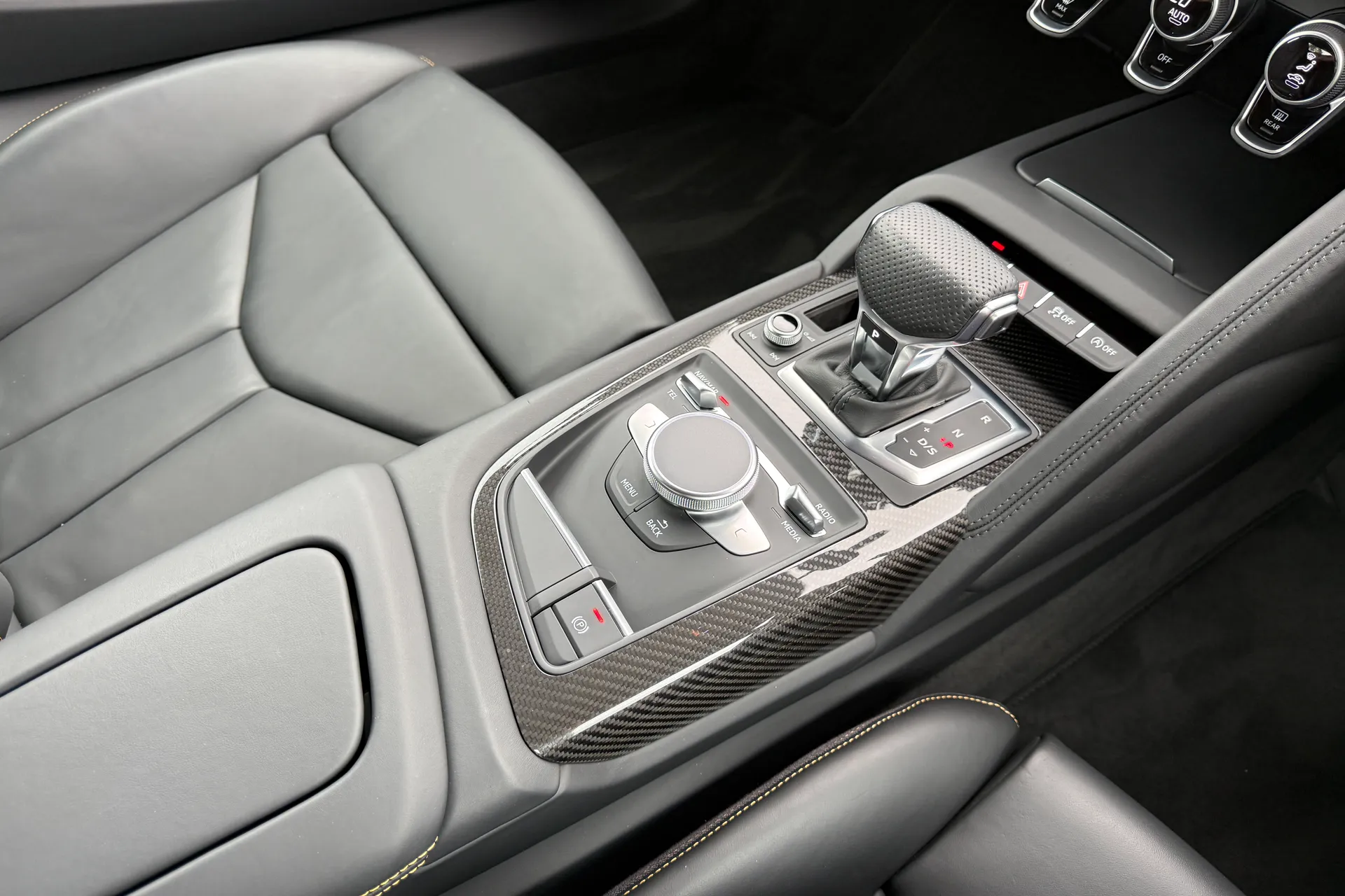 Audi R8 thumbnail image number 42