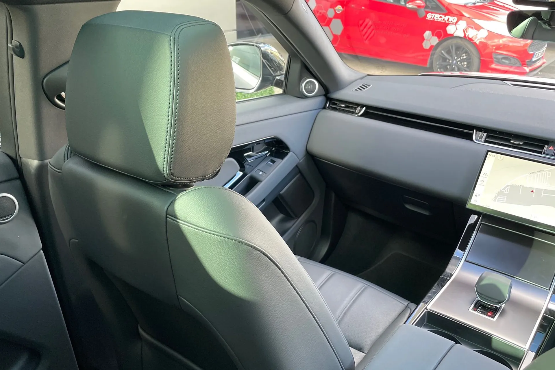 LAND ROVER RANGE ROVER EVOQUE thumbnail image number 39