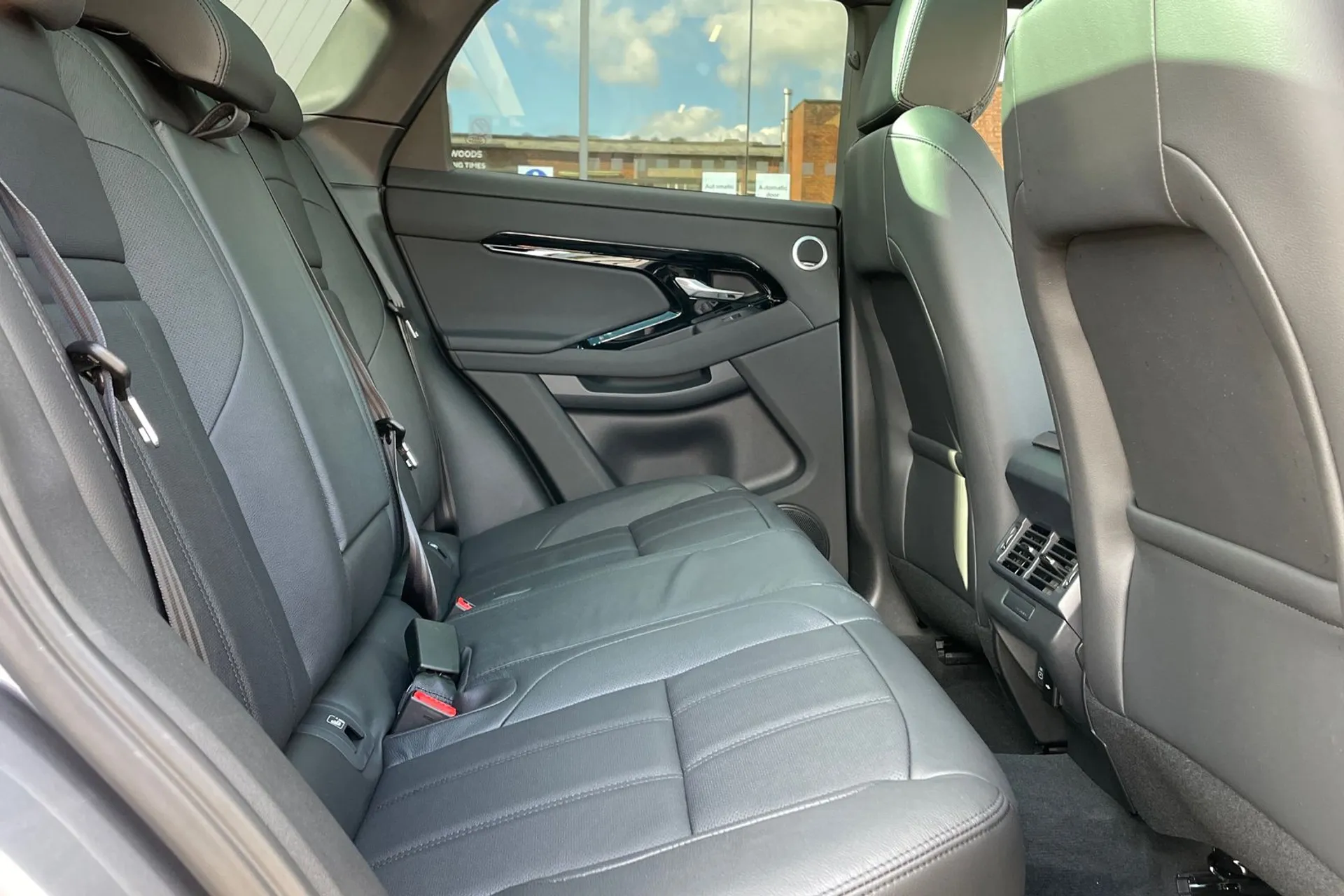 LAND ROVER RANGE ROVER EVOQUE thumbnail image number 34