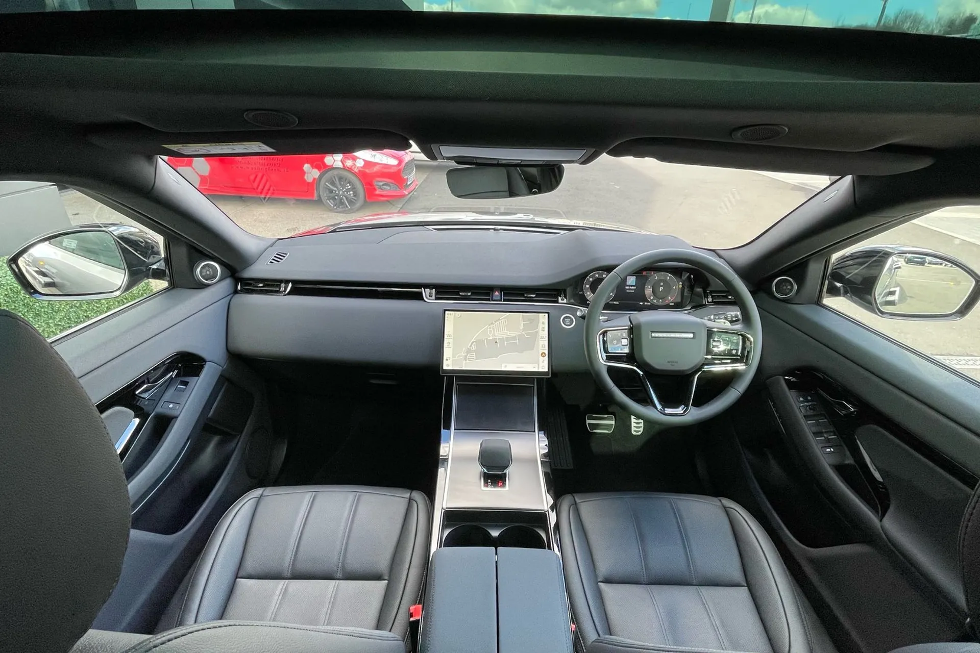 LAND ROVER RANGE ROVER EVOQUE thumbnail image number 3