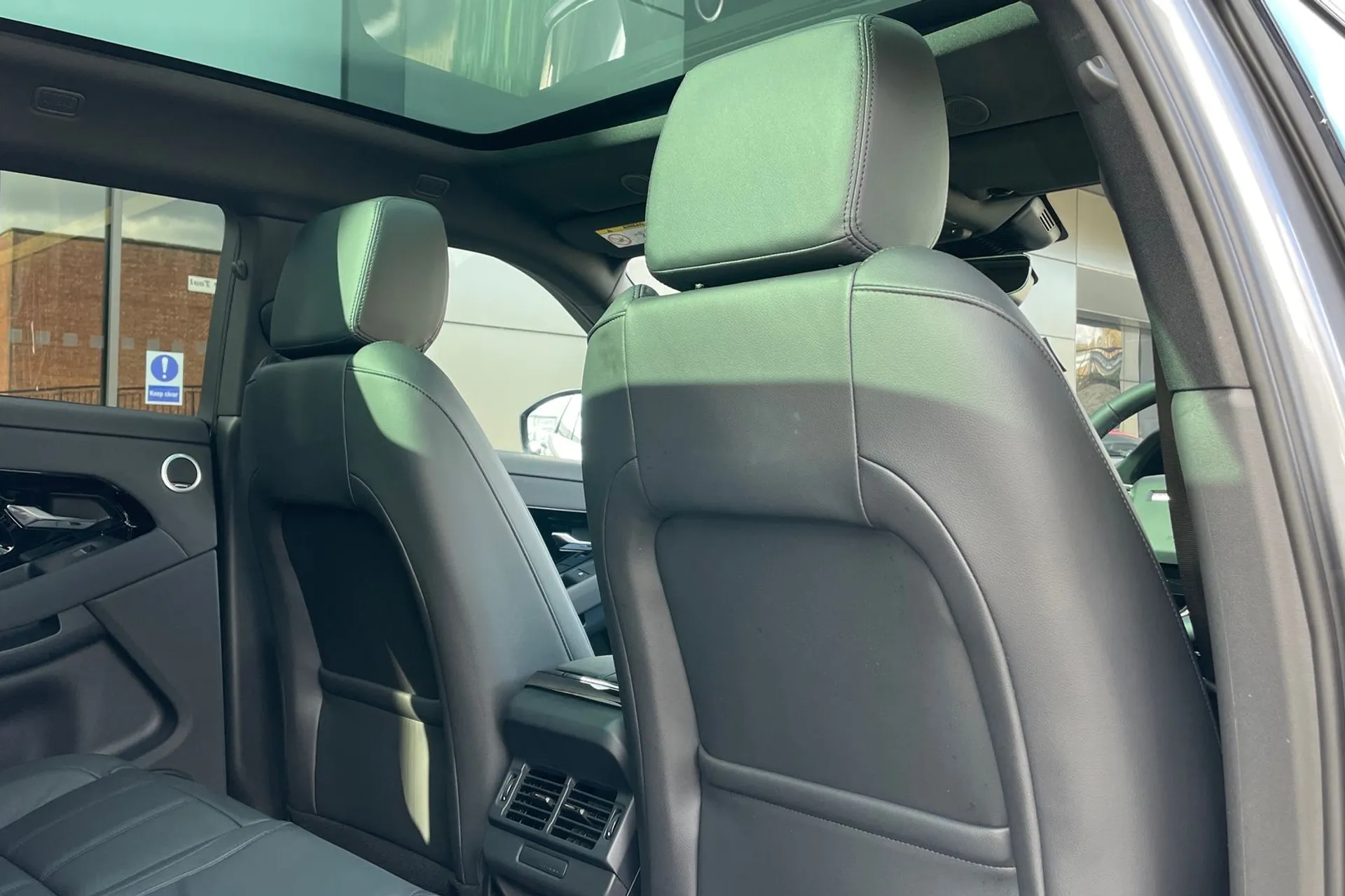 LAND ROVER RANGE ROVER EVOQUE thumbnail image number 35