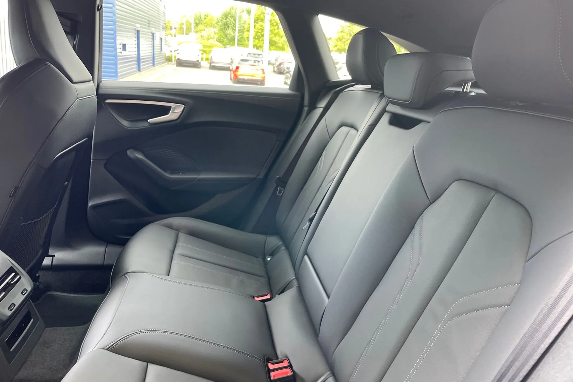 Audi A5 thumbnail image number 32