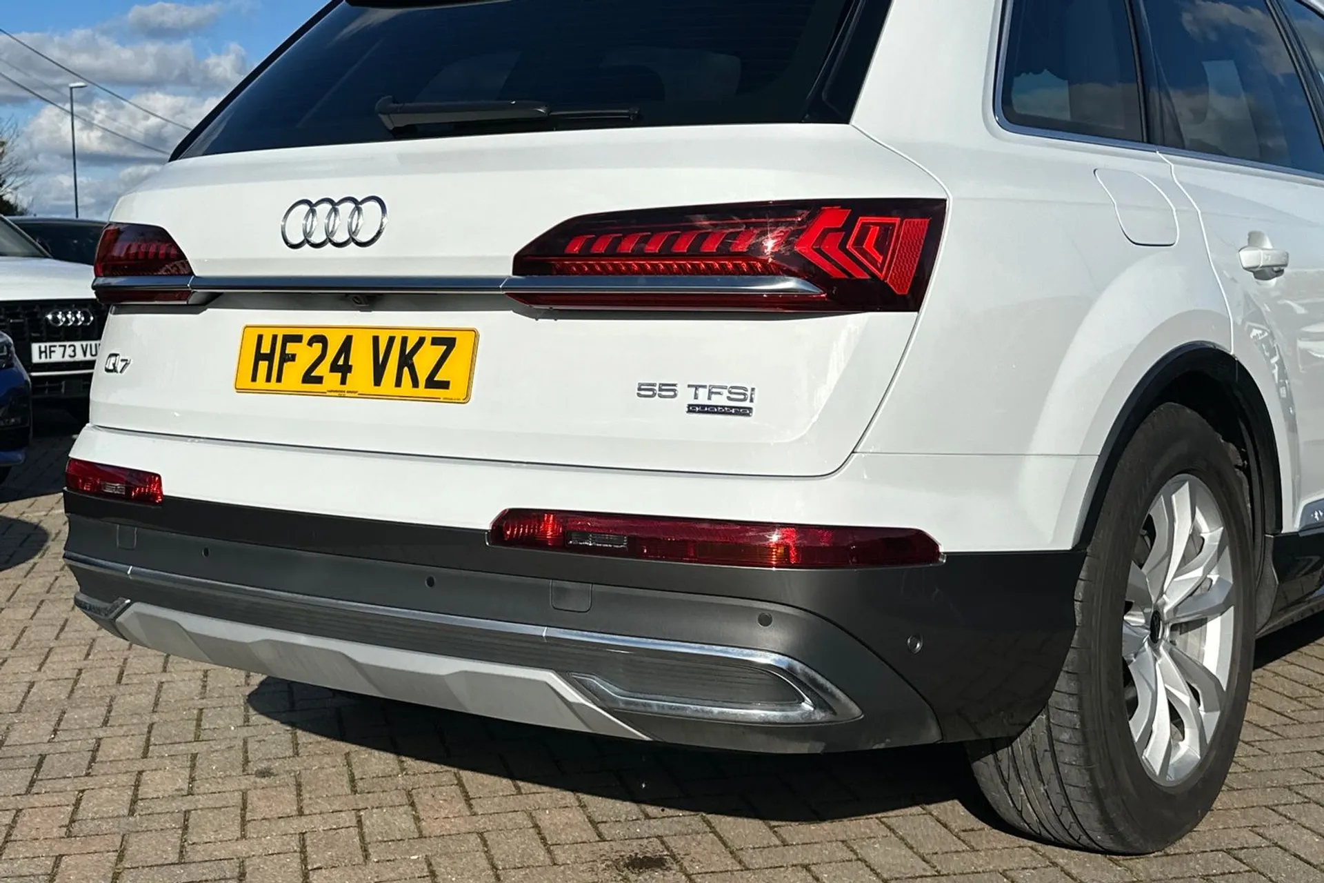 Audi Q7 thumbnail image number 25