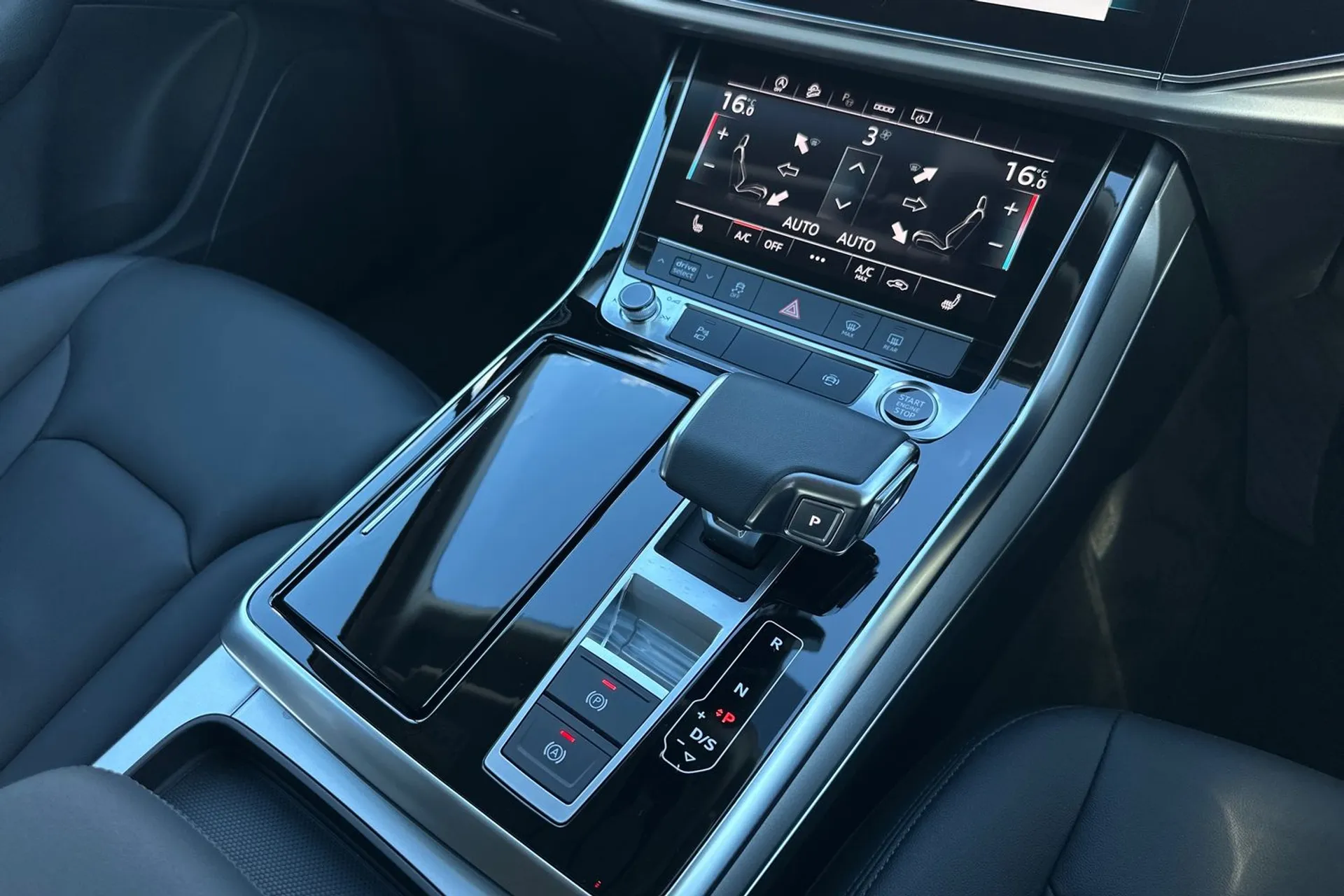 Audi Q7 thumbnail image number 13