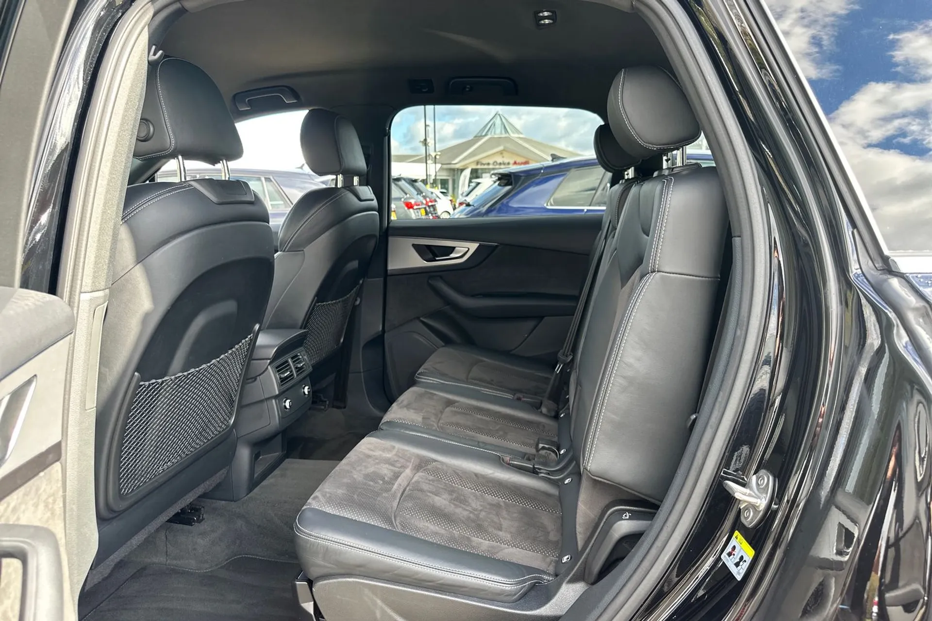 Audi Q7 thumbnail image number 36