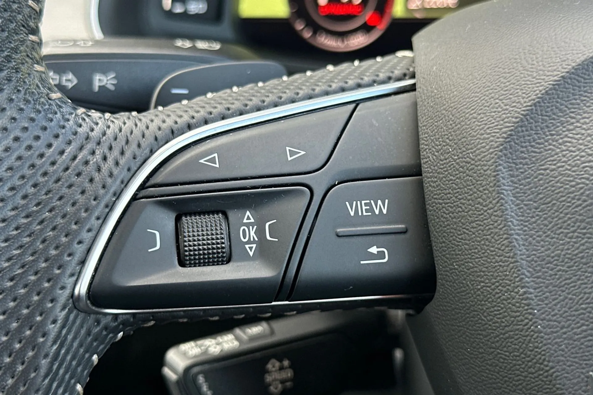 Audi Q7 thumbnail image number 41